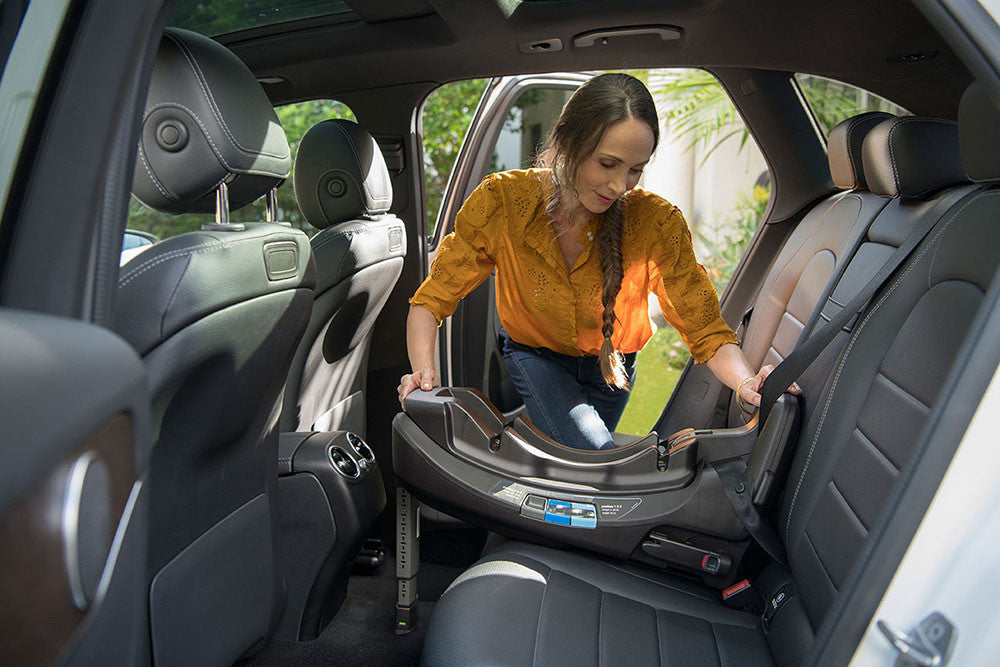 Nuna PIPA RELX base in Black- Bambi Baby