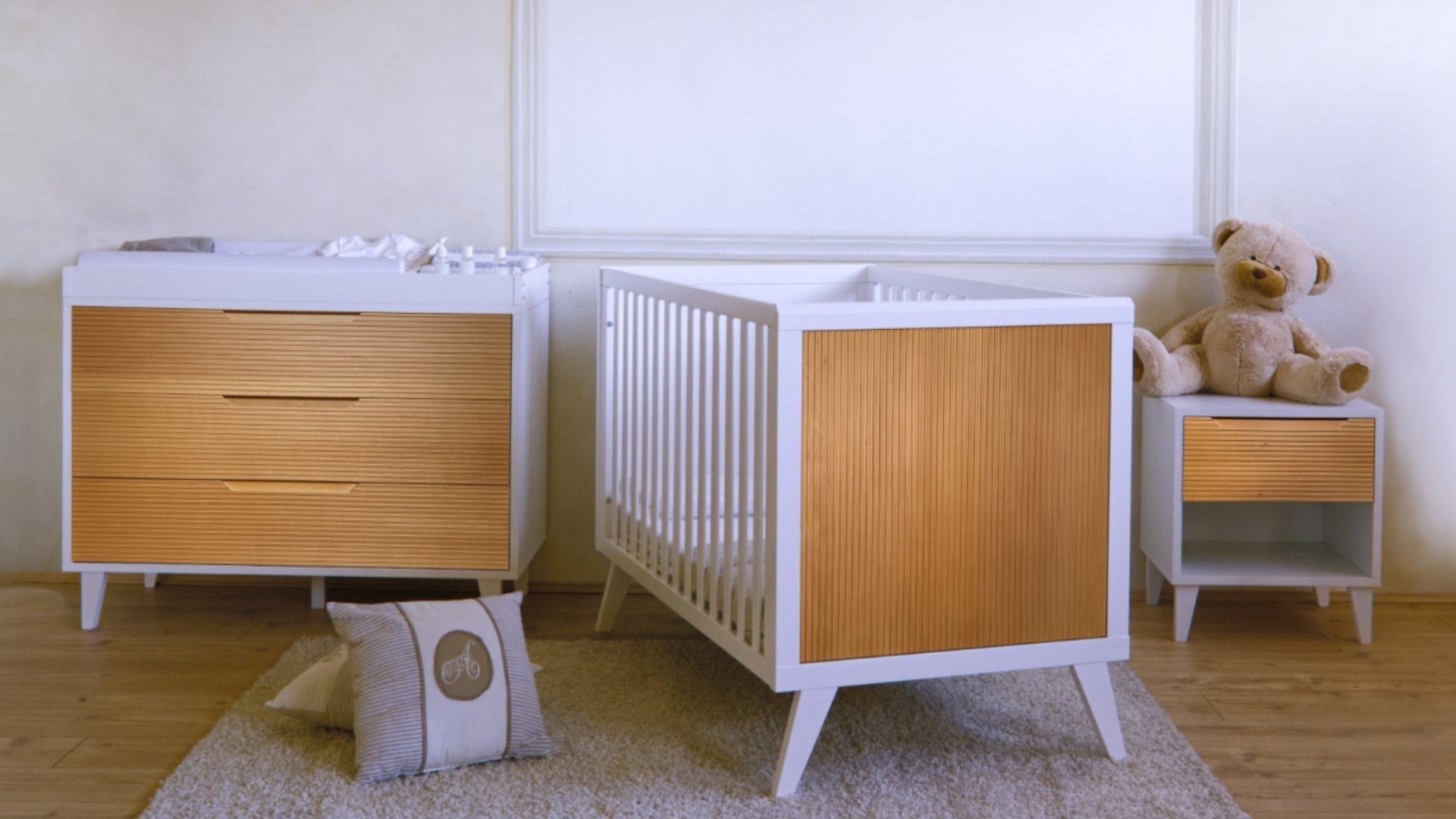 Pali Milano Deluxe Classico Crib