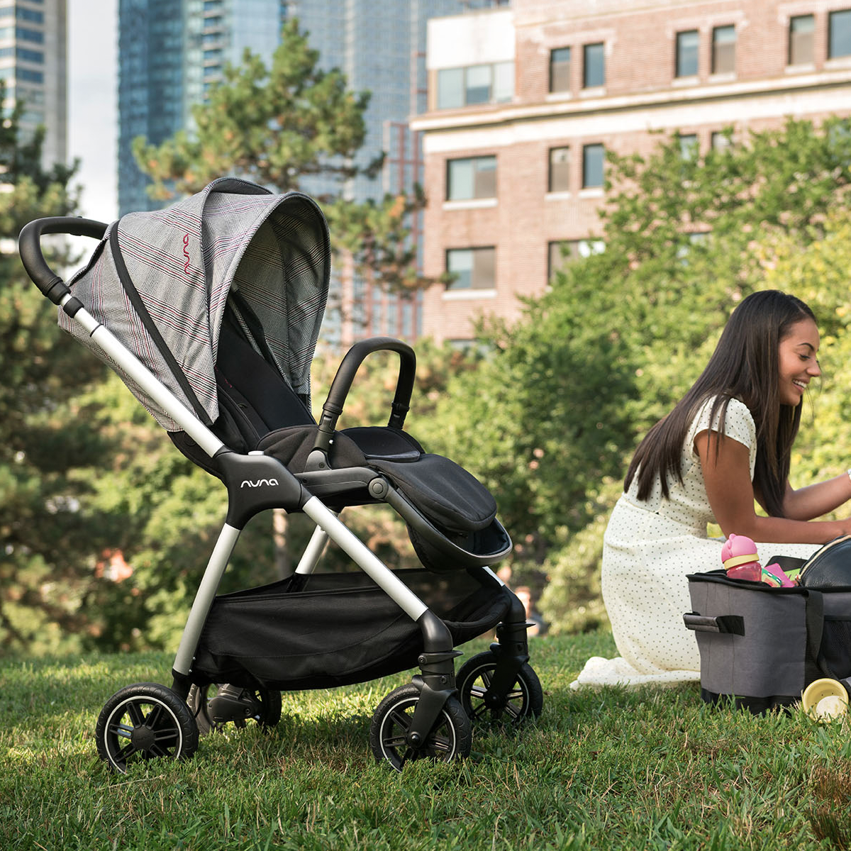 Stroller Review: Nuna Triv vs. Nuna Mixx