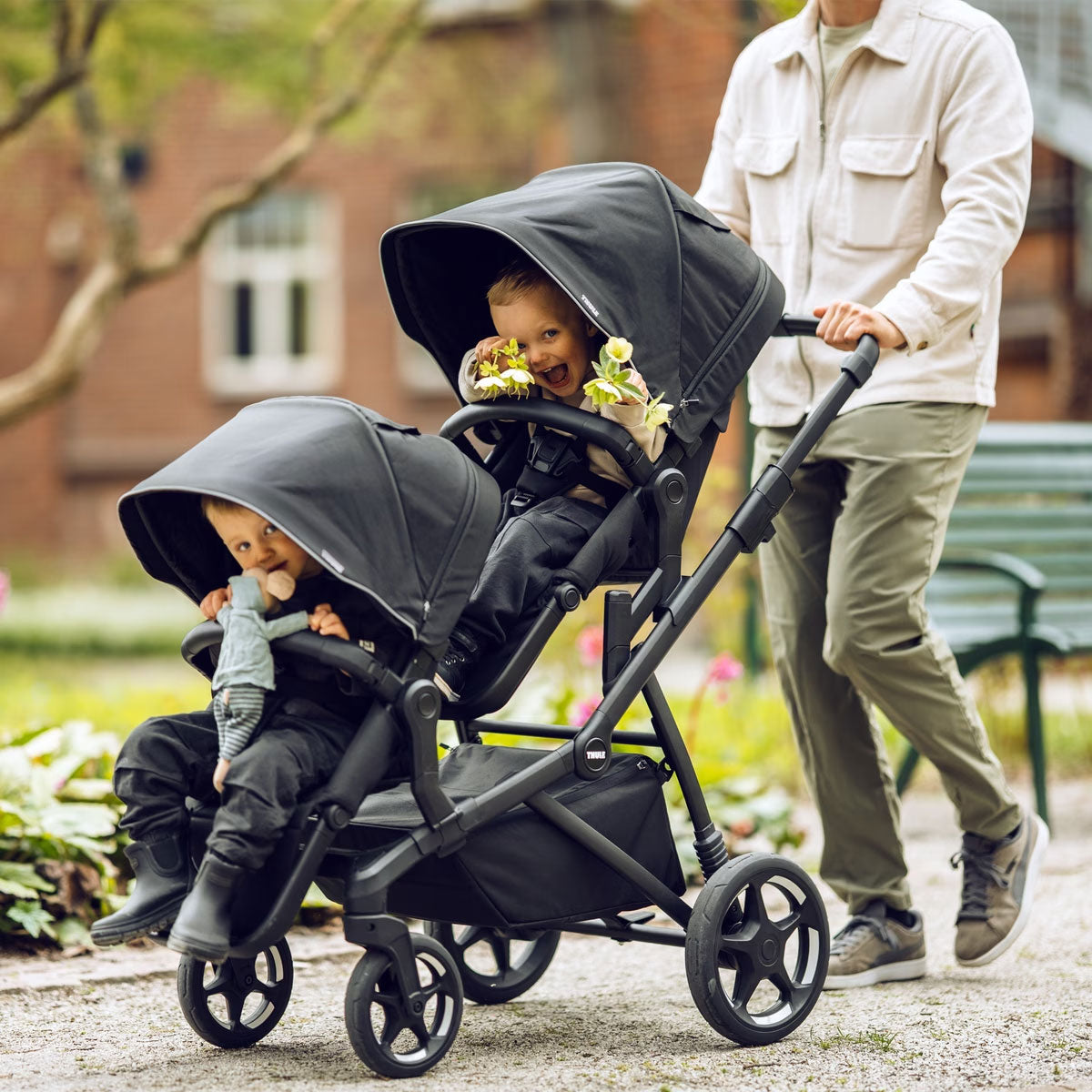 Asiento Thule Sleek Sibling de aluminio/negro medianoche- Bambi Baby