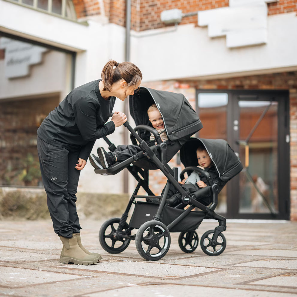 Asiento Thule Sleek Sibling de aluminio/negro medianoche- Bambi Baby