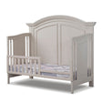 Cuna arqueada Fawn Baby Glacier en color marfil cepillado - Bambi Baby