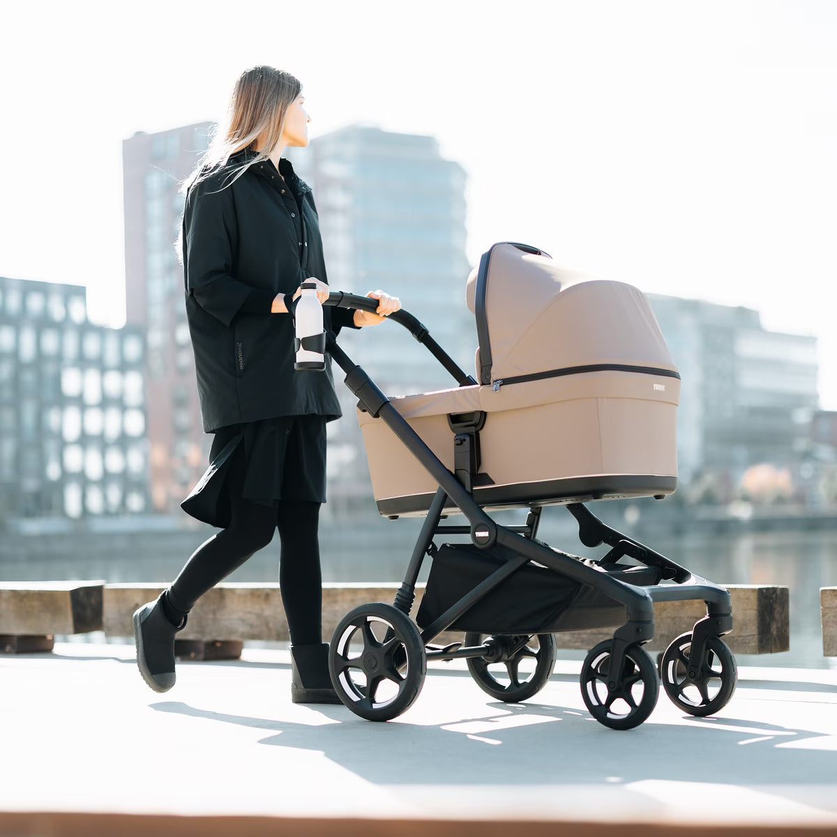 Thule Sleek 2 - Tinted Taupe- Bambi Baby