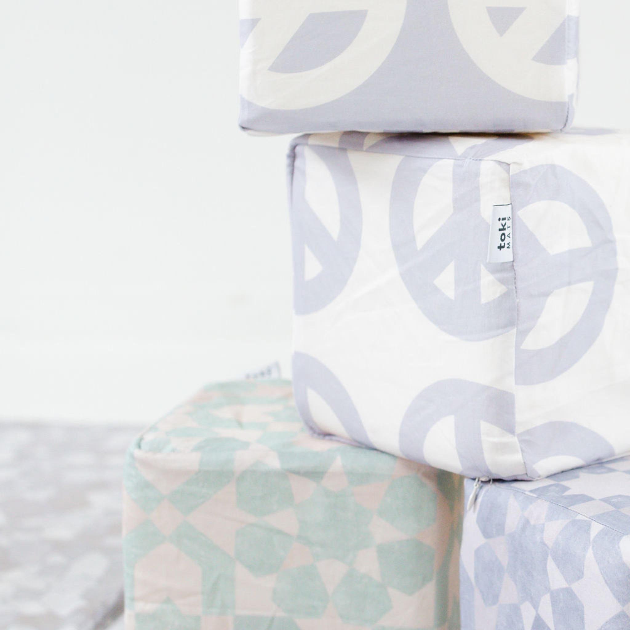 Toki Kids Cream Peace Sign Play Cube- Bambi Baby