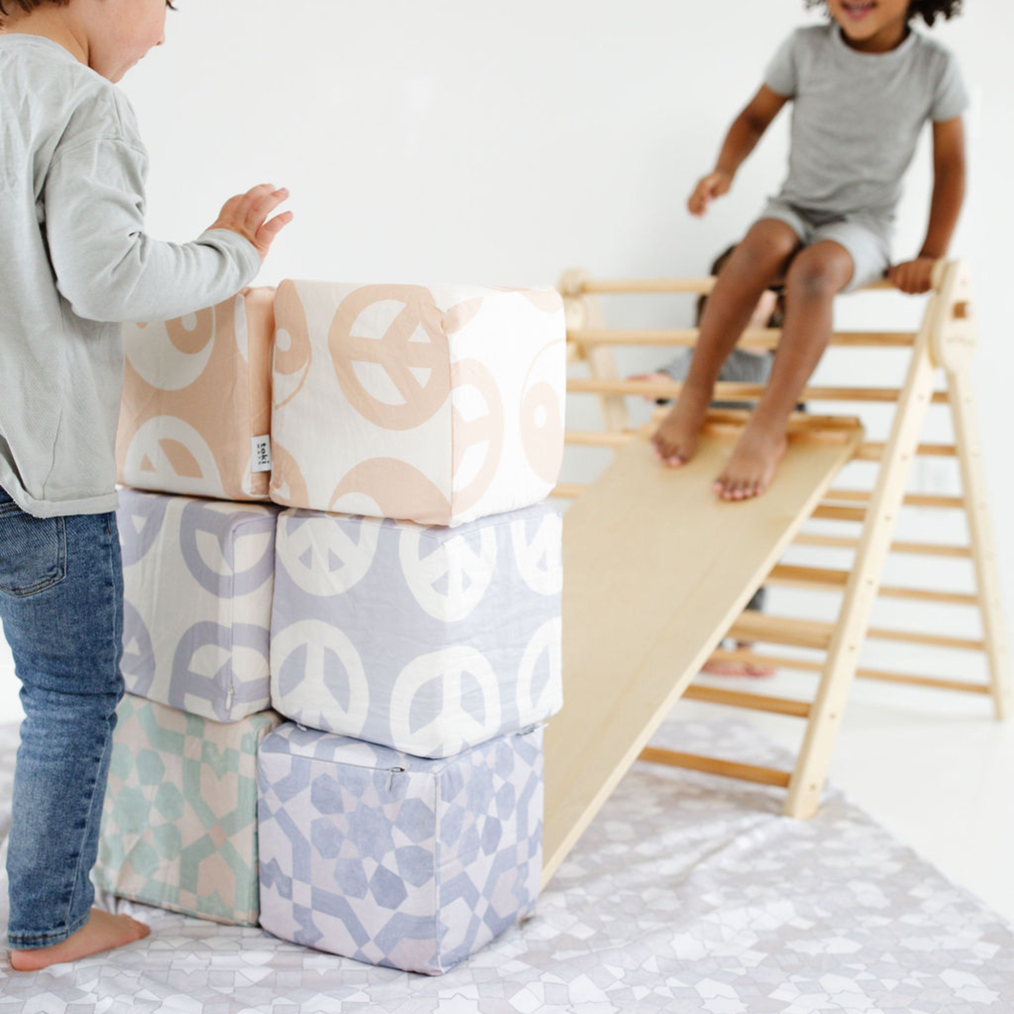 Toki Kids Cream Peace Sign Play Cube- Bambi Baby
