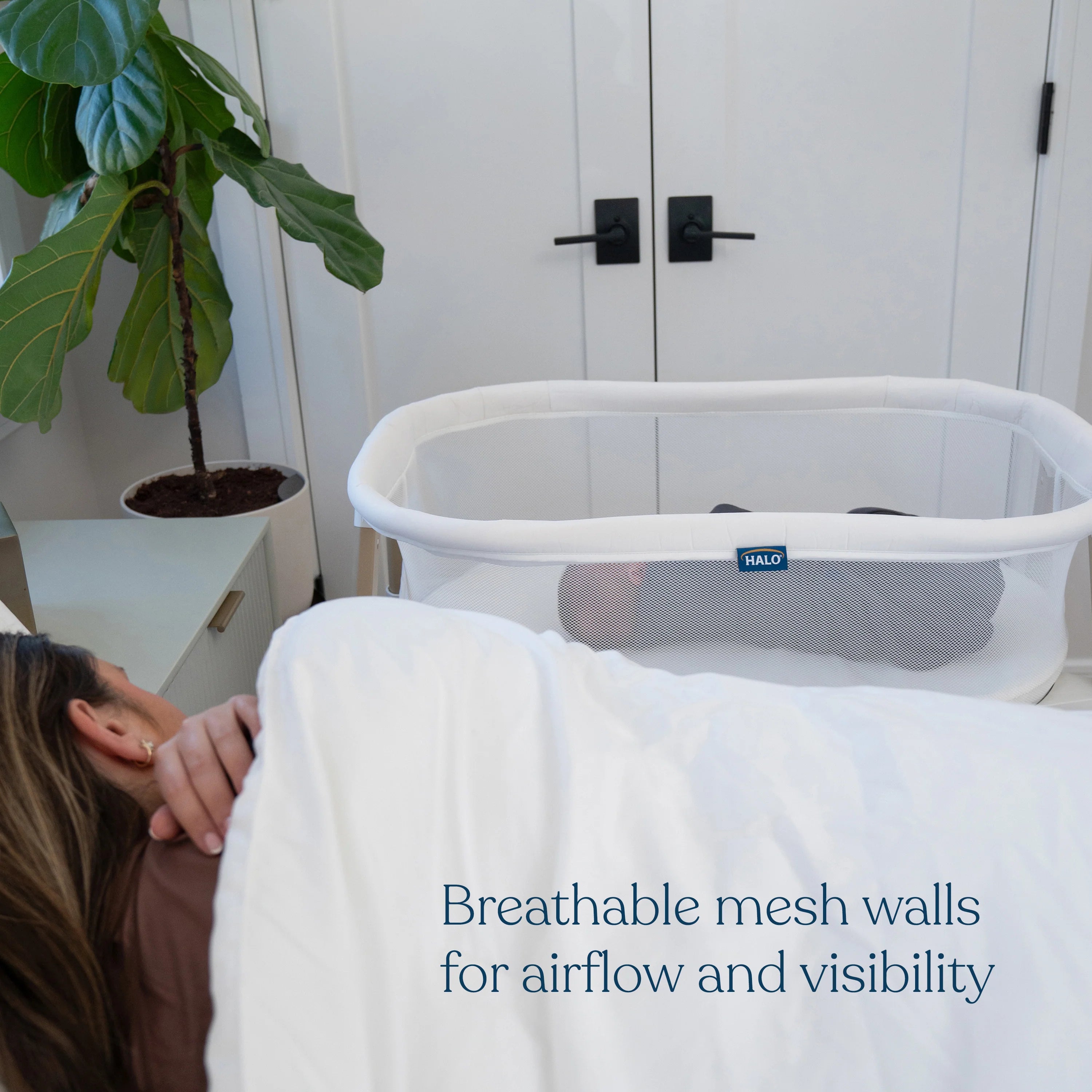 Halo BassiNest Essential Sleeper - Free-Standing- Bambi Baby