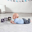 Cuentos mágicos de Tiny Love Gymini en blanco y negro - Bambi Baby