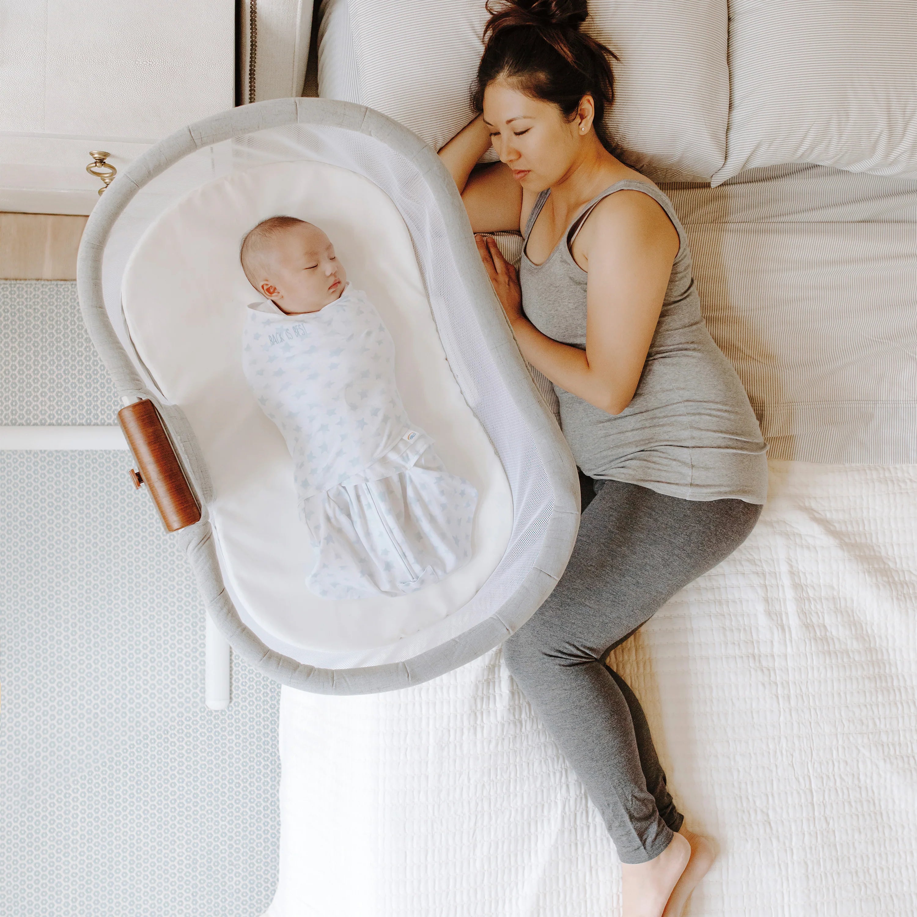 Halo BassiNest Swivel Sleeper 4.0 Air with Dreamweave Breathable Pad- Bambi Baby