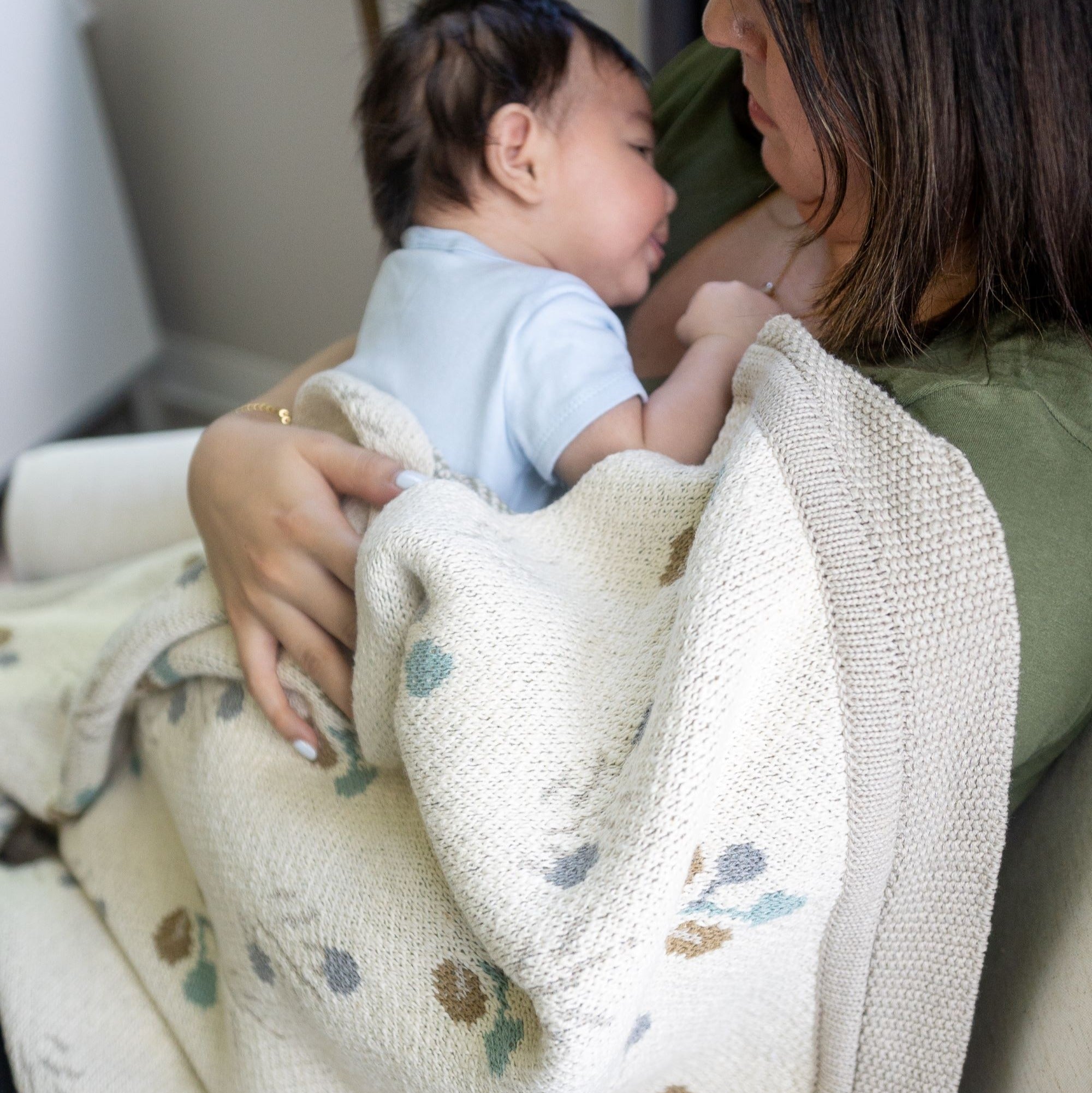 Crane Baby Avery Organic Cotton Reversible Baby Blanket - Gray- Bambi Baby