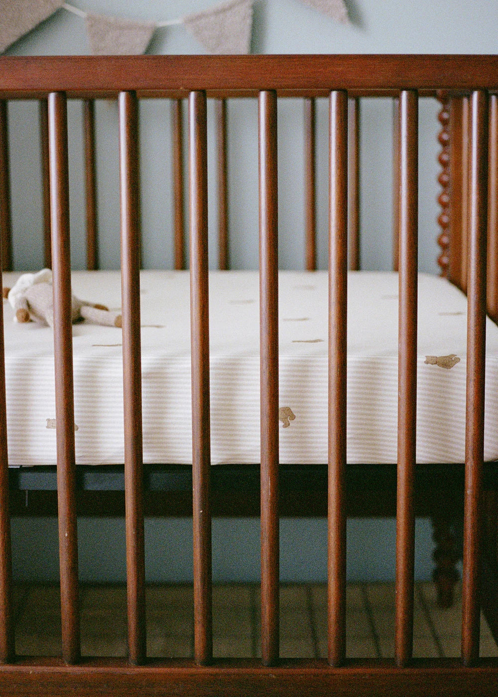 Oilo Organic Crib Sheet- Bambi Baby