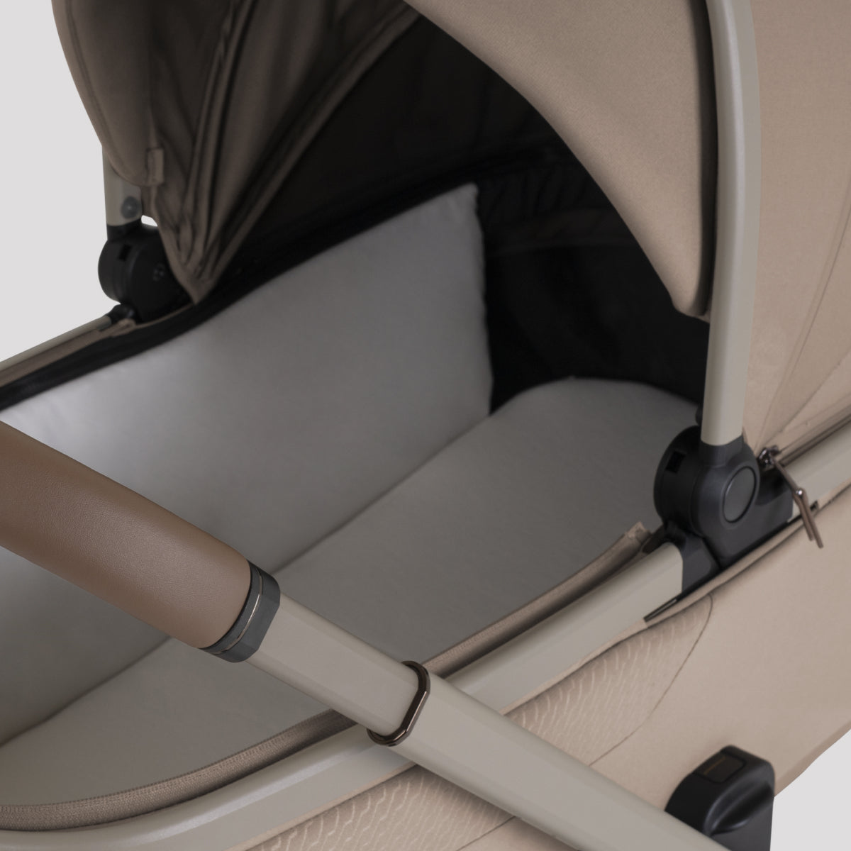 Silver Cross Cove 2 Compact Bassinet- Bambi Baby