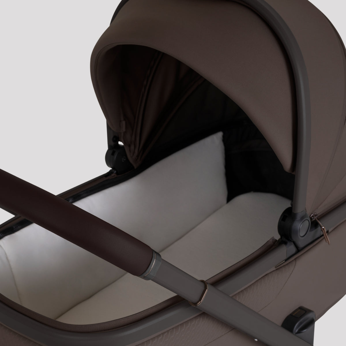 Silver Cross Cove 2 Compact Bassinet- Bambi Baby