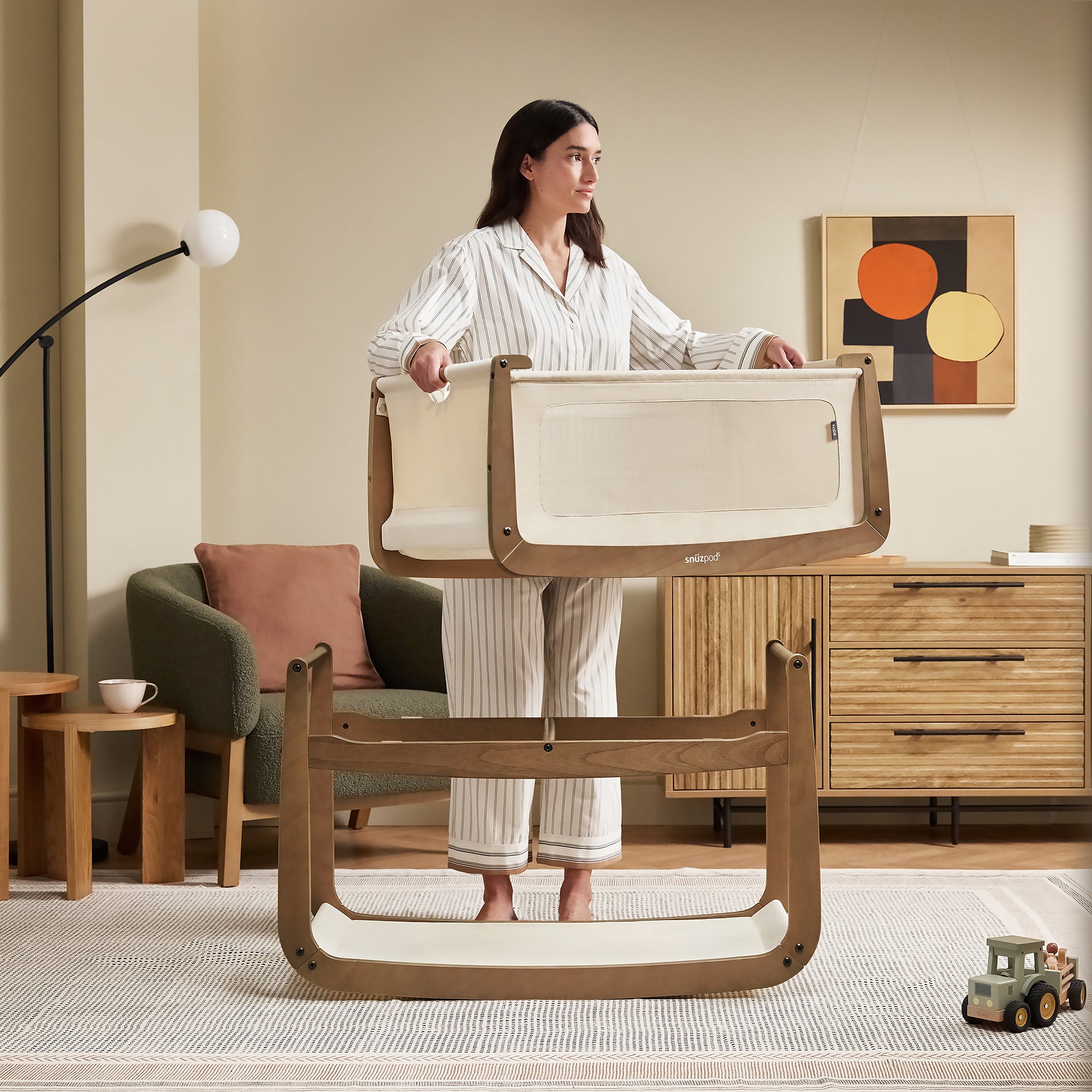 Snuz SnuzPod5 Bedside Bassinet - Walnut- Bambi Baby