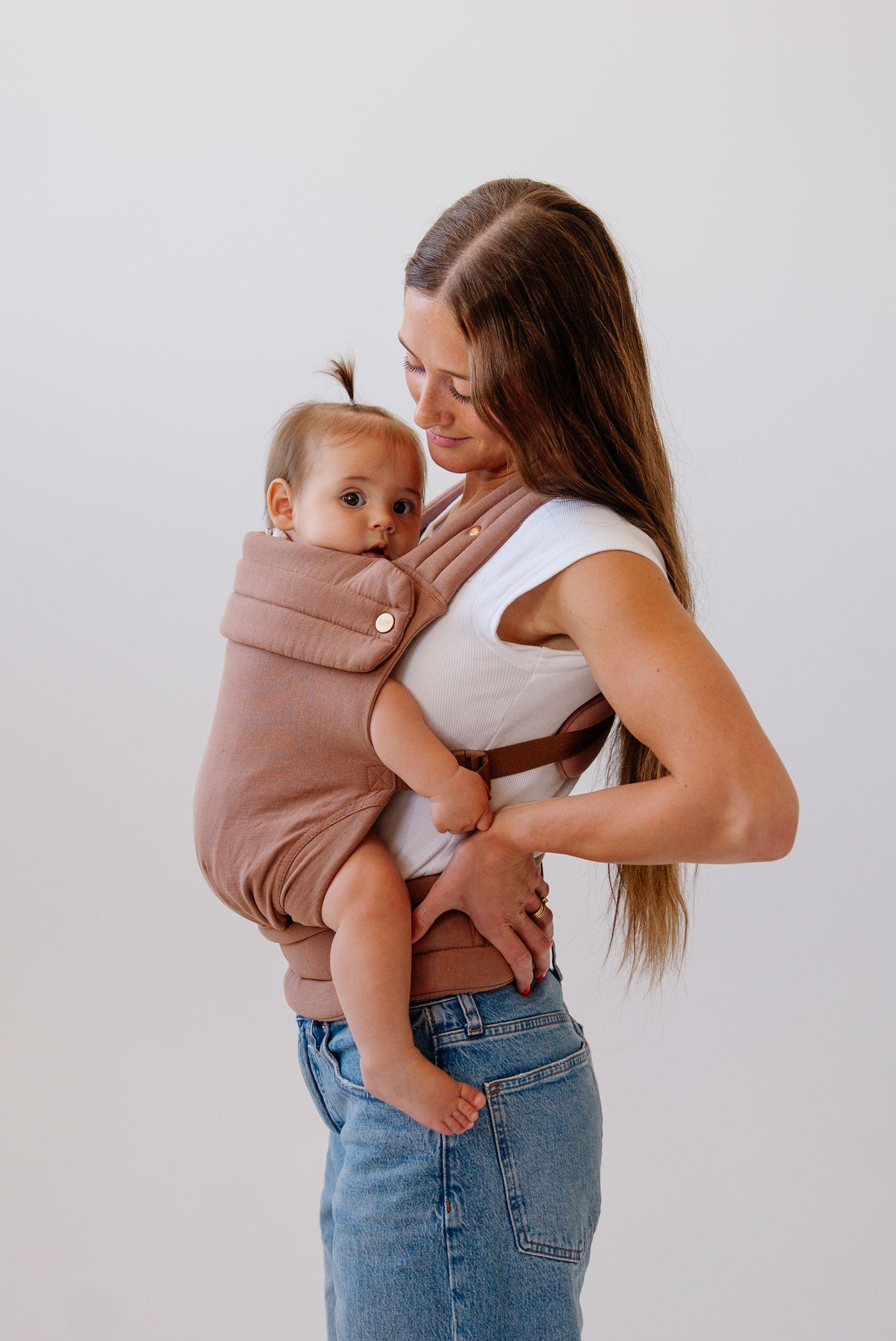 Mabē The Monarch Carrier - Mocha- Bambi Baby