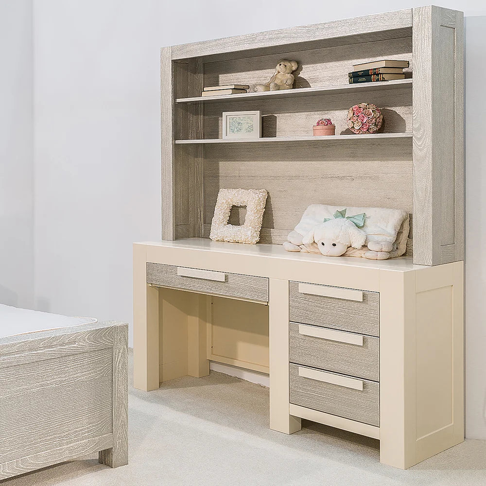 Romina Ventianni Desk- Bambi Baby