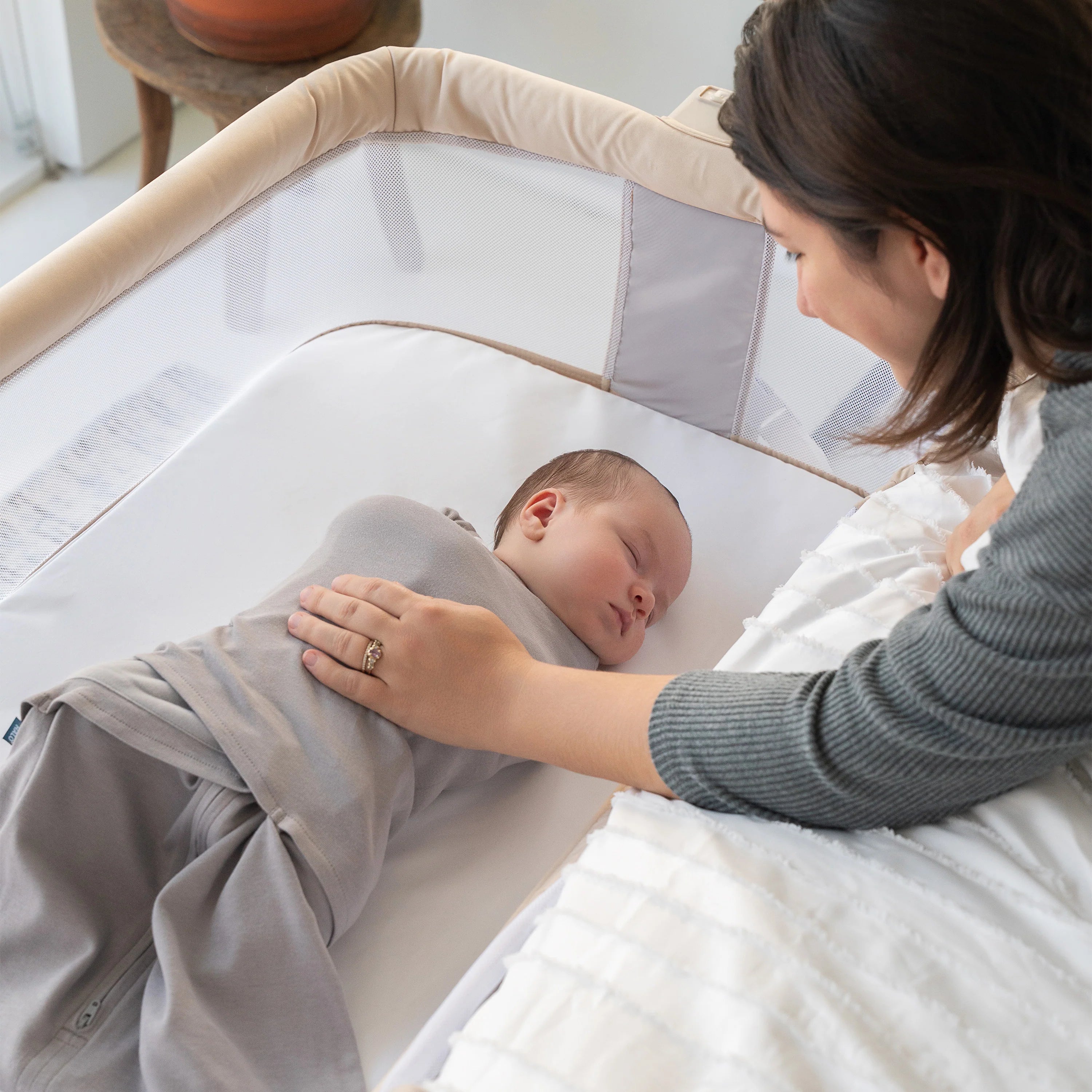 Halo BassiNest Beside Sleeper Fitted Sheets- Bambi Baby