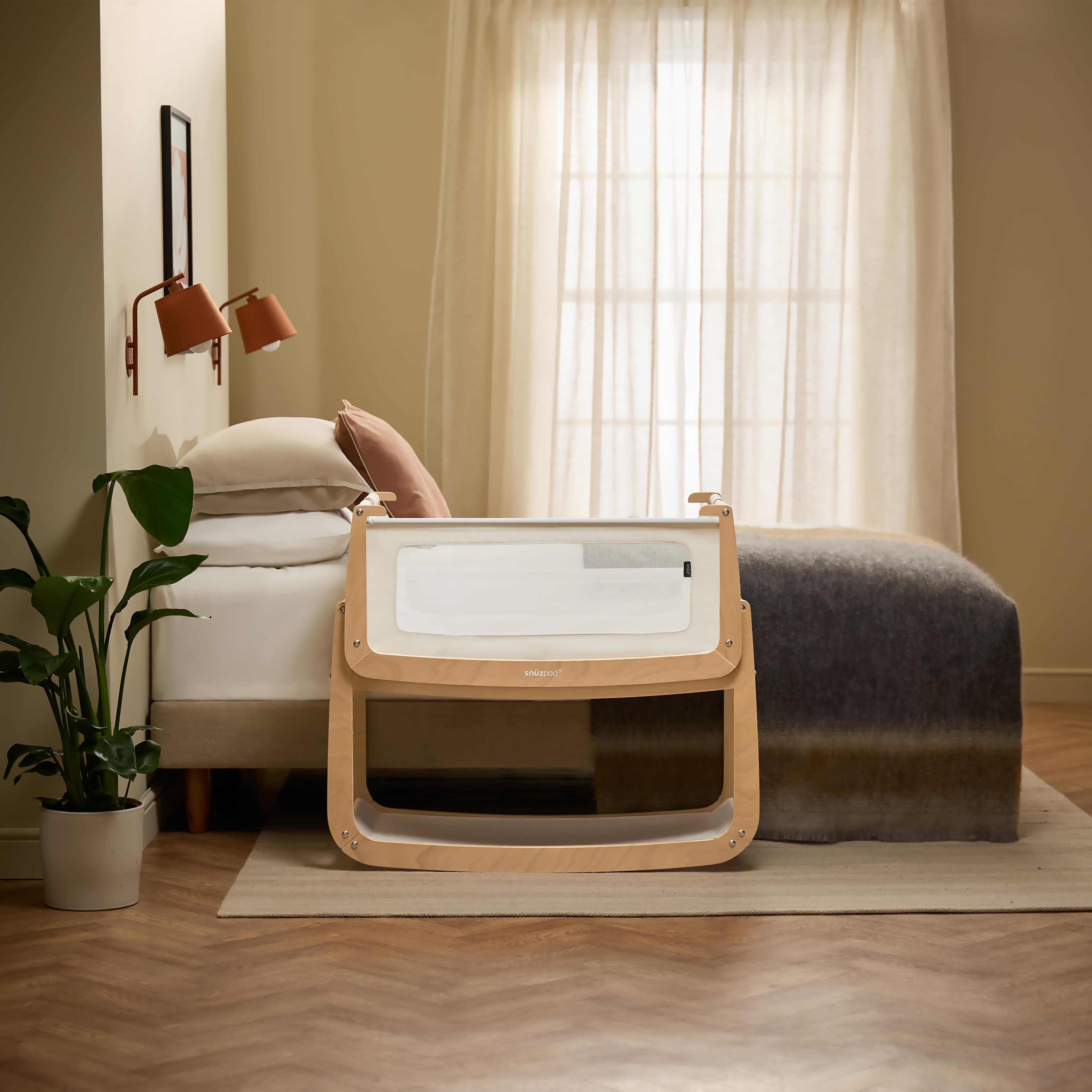 Snuz SnuzPod5 Bedside Bassinet - Natural- Bambi Baby