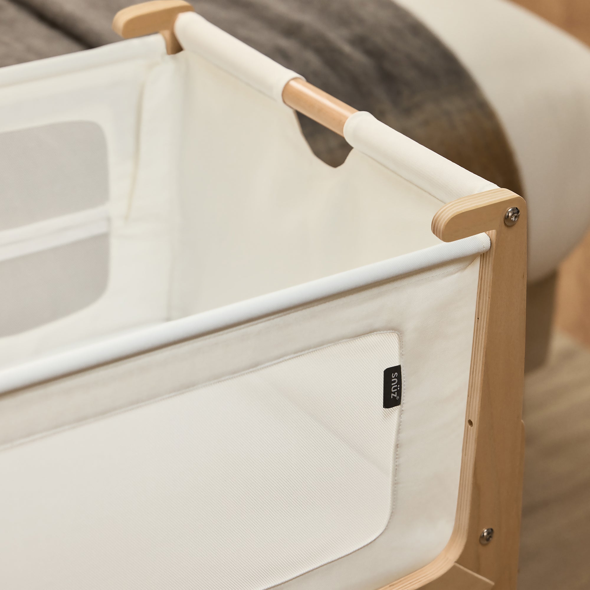Snuz SnuzPod5 Bedside Bassinet - Natural- Bambi Baby