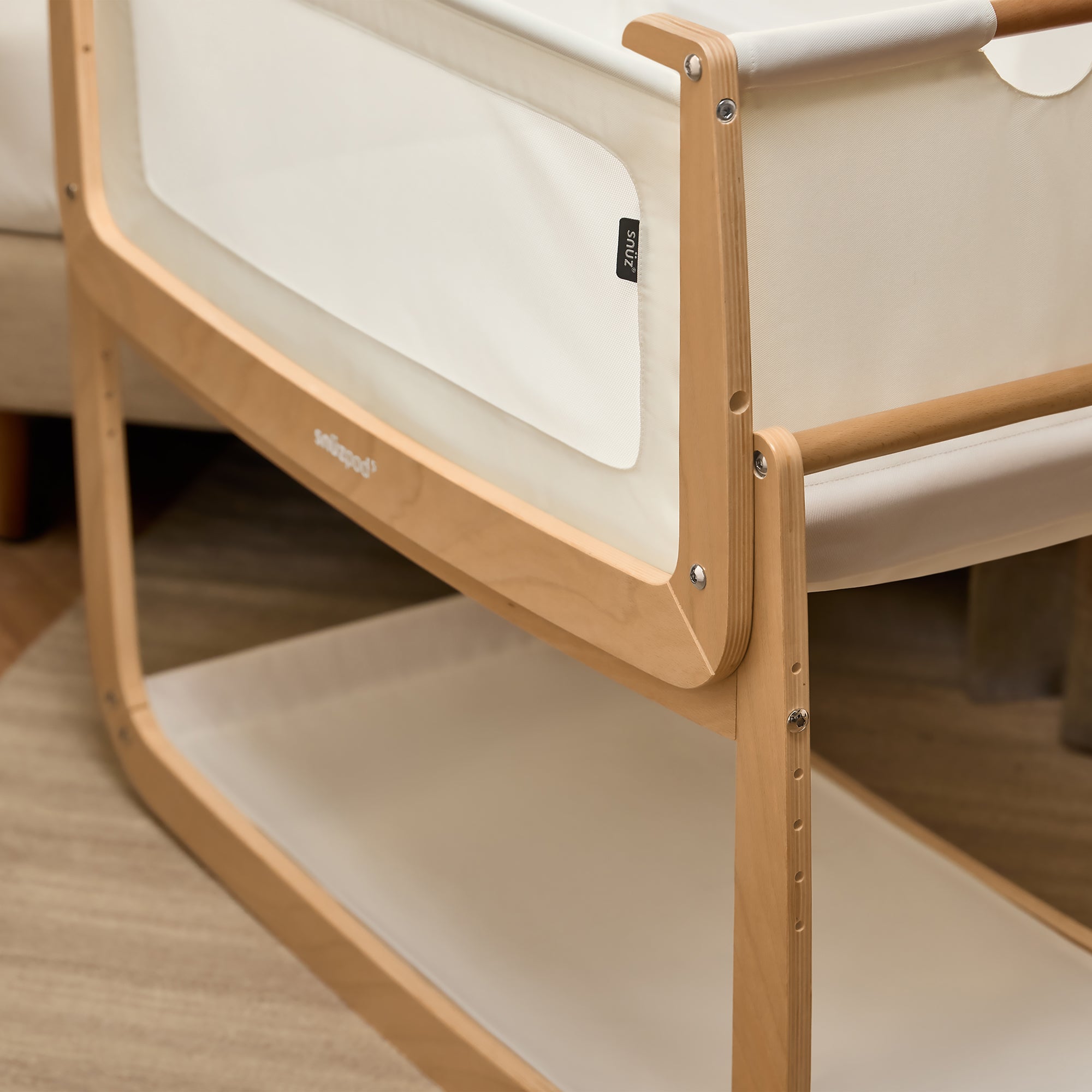 Snuz SnuzPod5 Bedside Bassinet - Natural- Bambi Baby