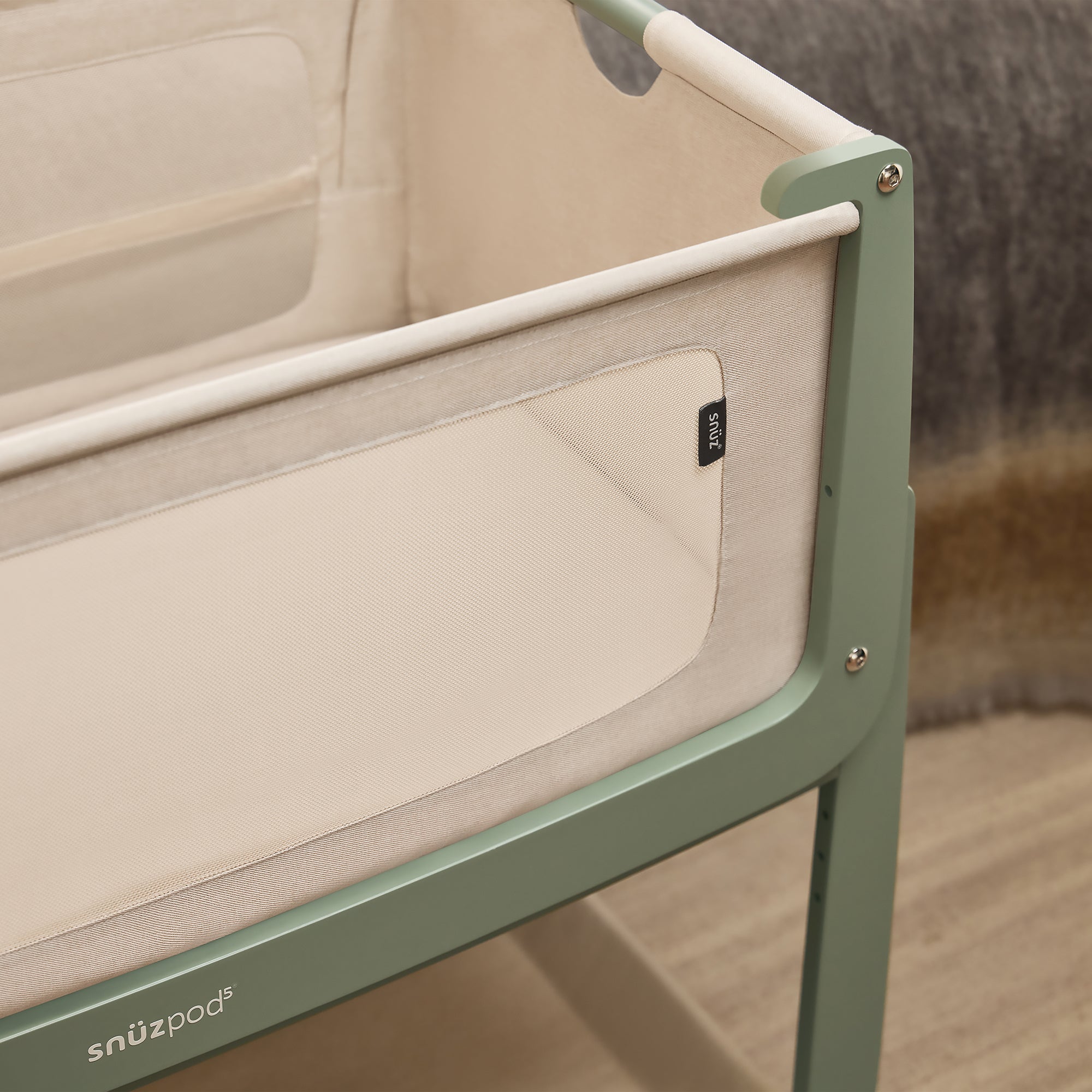 Snuz SnuzPod5 Bedside Bassinet Sage- Bambi Baby