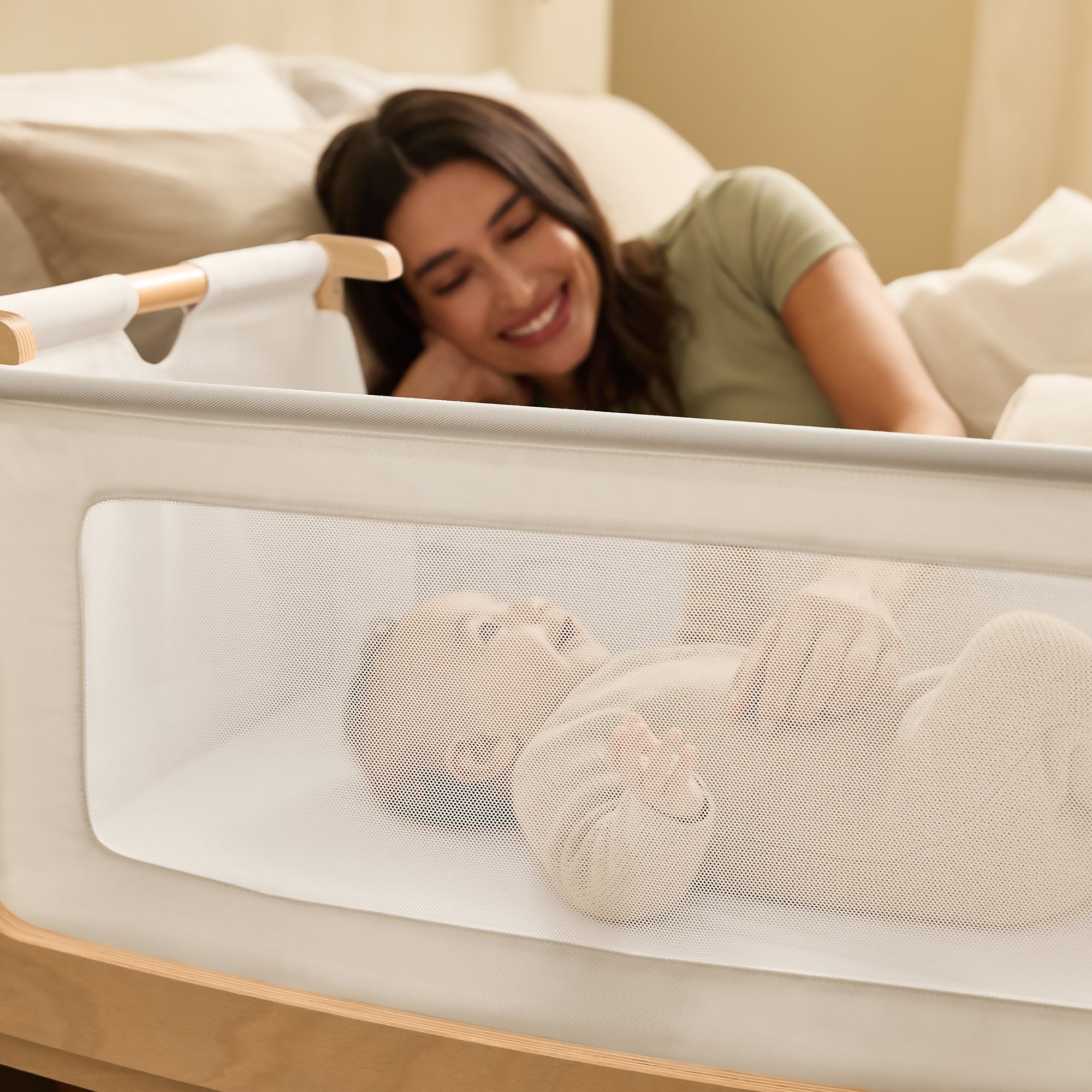 Snuz SnuzPod5 Bedside Bassinet - Natural- Bambi Baby
