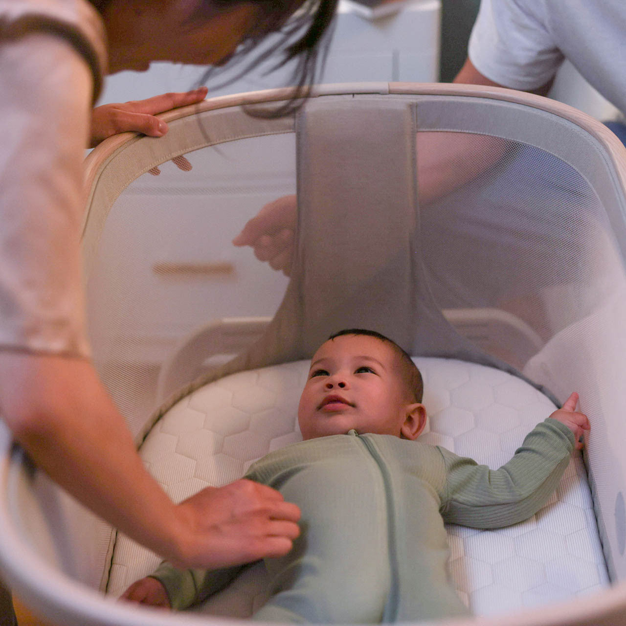 Maxi Cosi Lora Bedside Bassinet- Bambi Baby