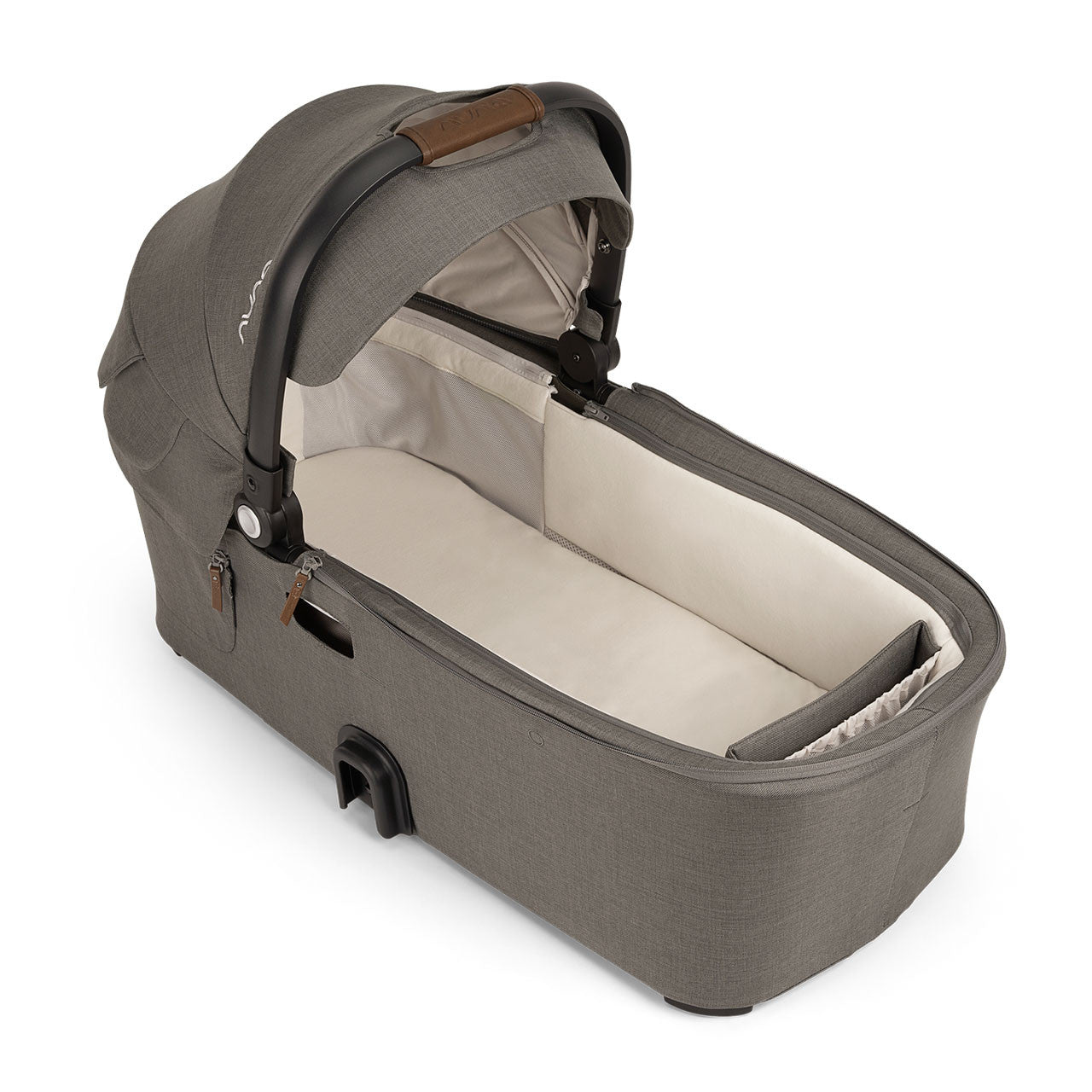 Nuna DEMI Series Bassinet + Stand