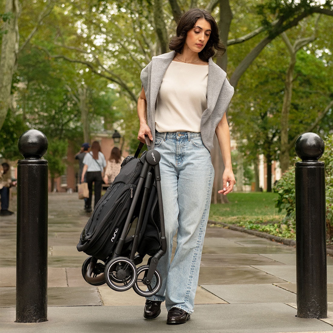 Marco Nuna Flex System + adaptador serie PIPA en color caviar- Bambi Baby