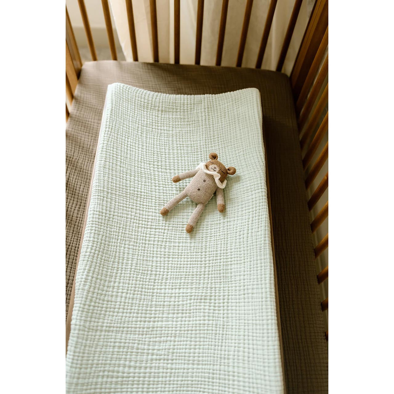 Oilo Fable Changing Pad Cover- Sea Moss Organic 4 Way Muslin- Bambi Baby
