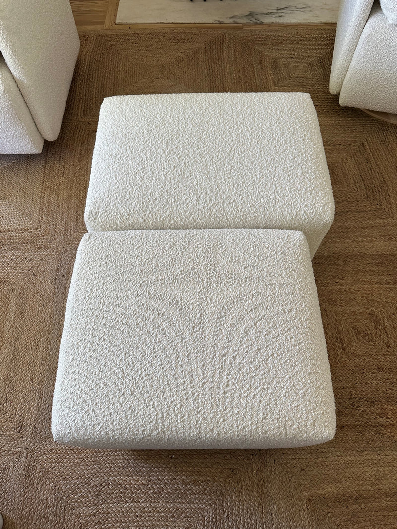 Otomana Oilo con base rectangular ancha de madera- Bambi Baby