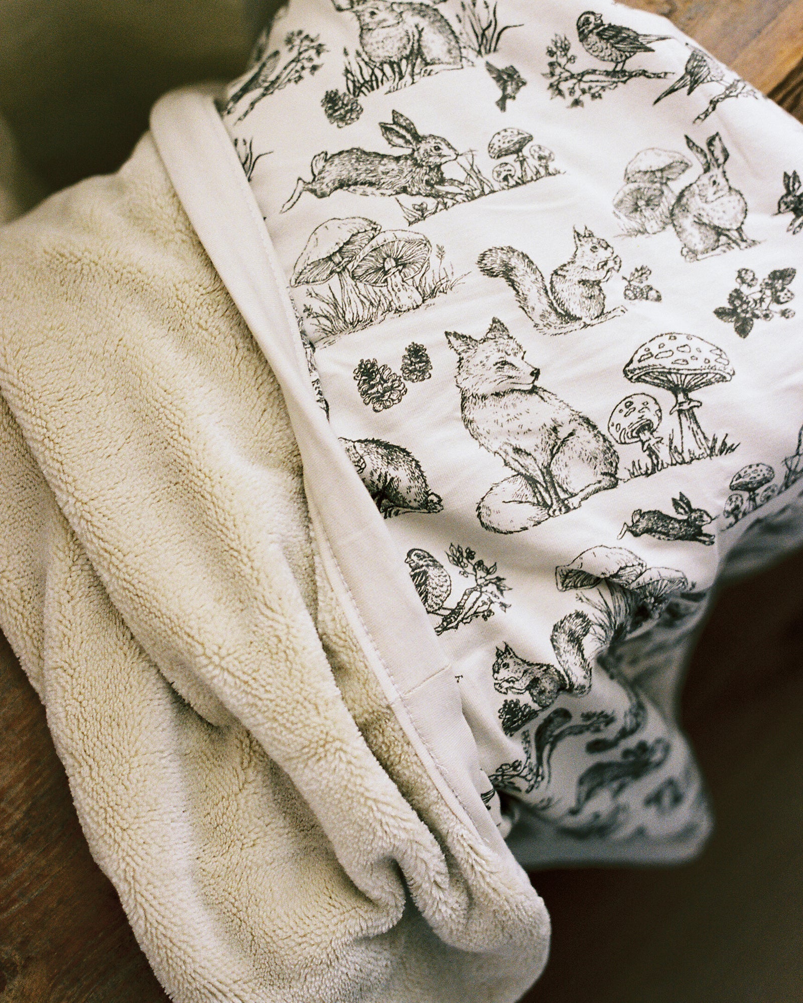 Oilo Woodland Nursery - Cuddle Plush Infant Blanket- Bambi Baby