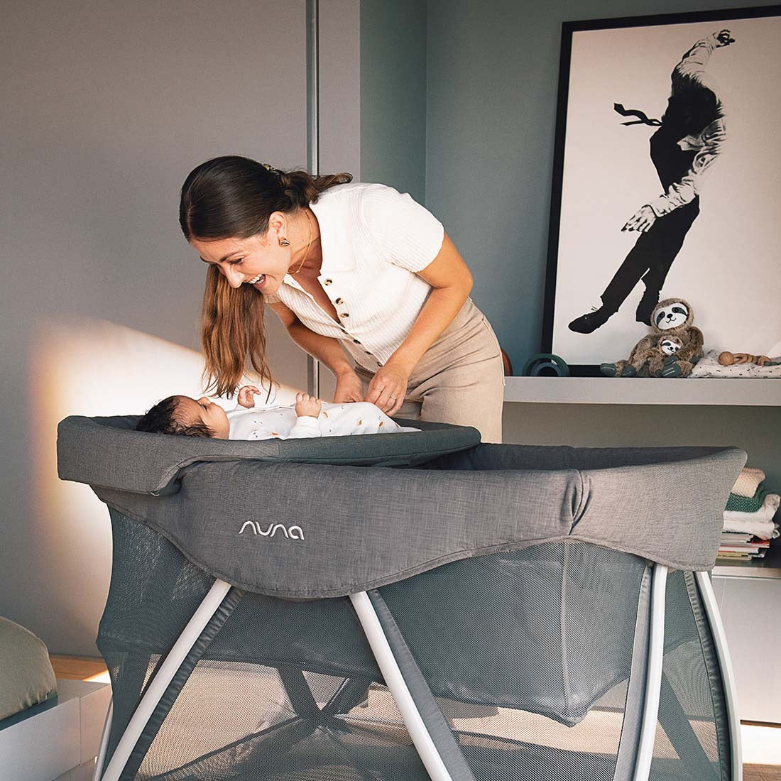 Nuna SENA Aire with New Zip-off Bassinet + Changer- Bambi Baby