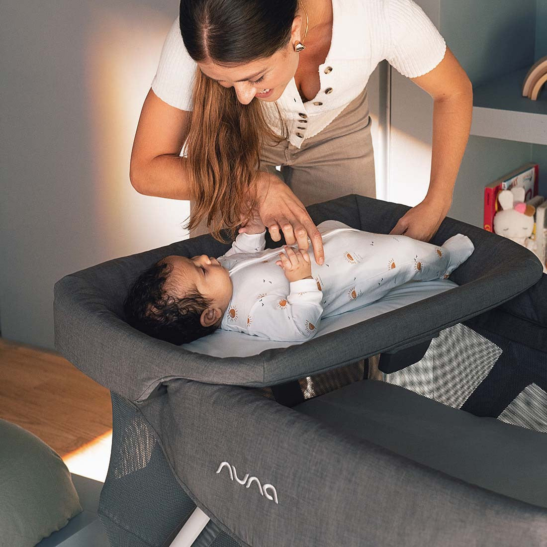 Nuna SENA Aire with New Zip-off Bassinet + Changer- Bambi Baby