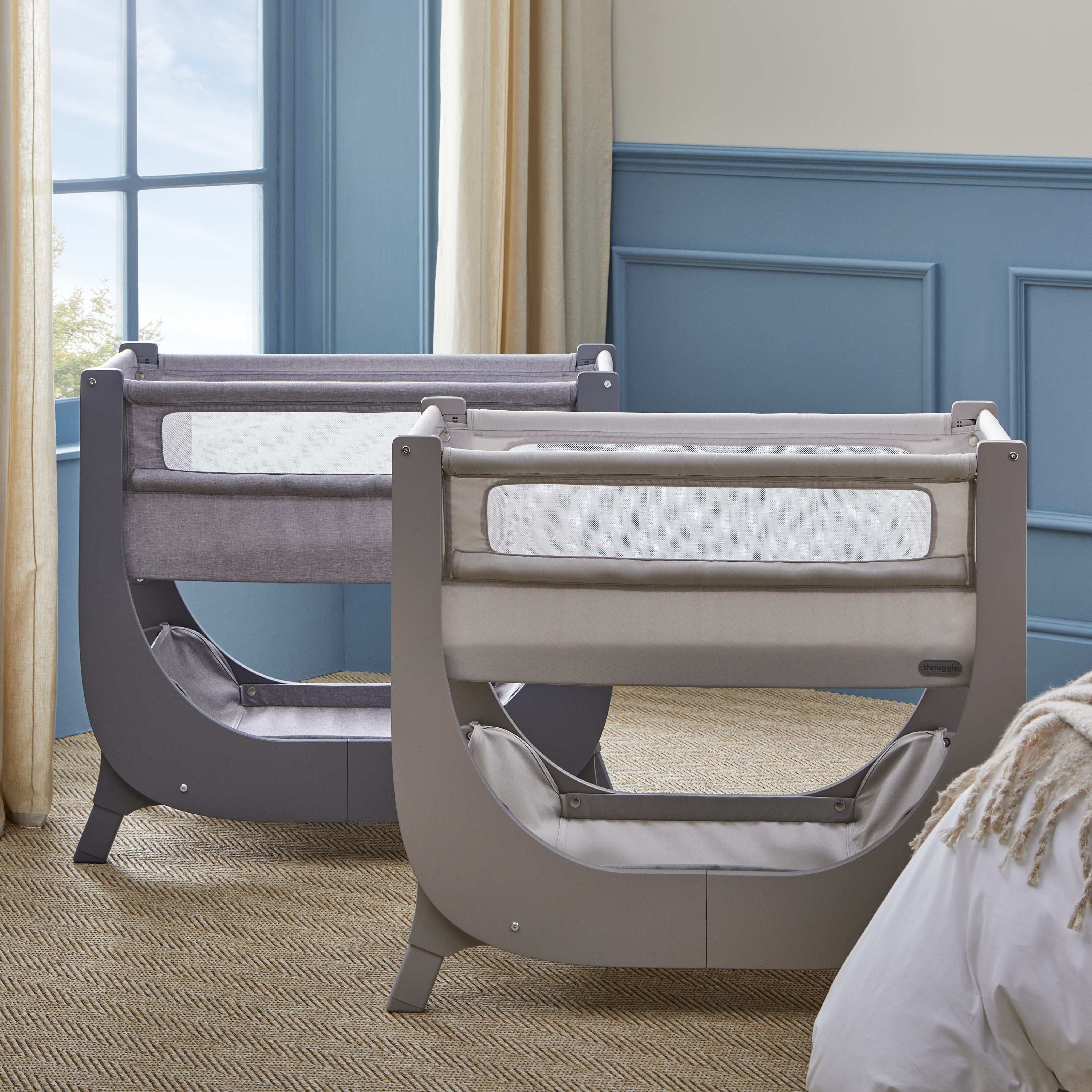 Shnuggle Air Lite Bedside Crib- Bambi Baby