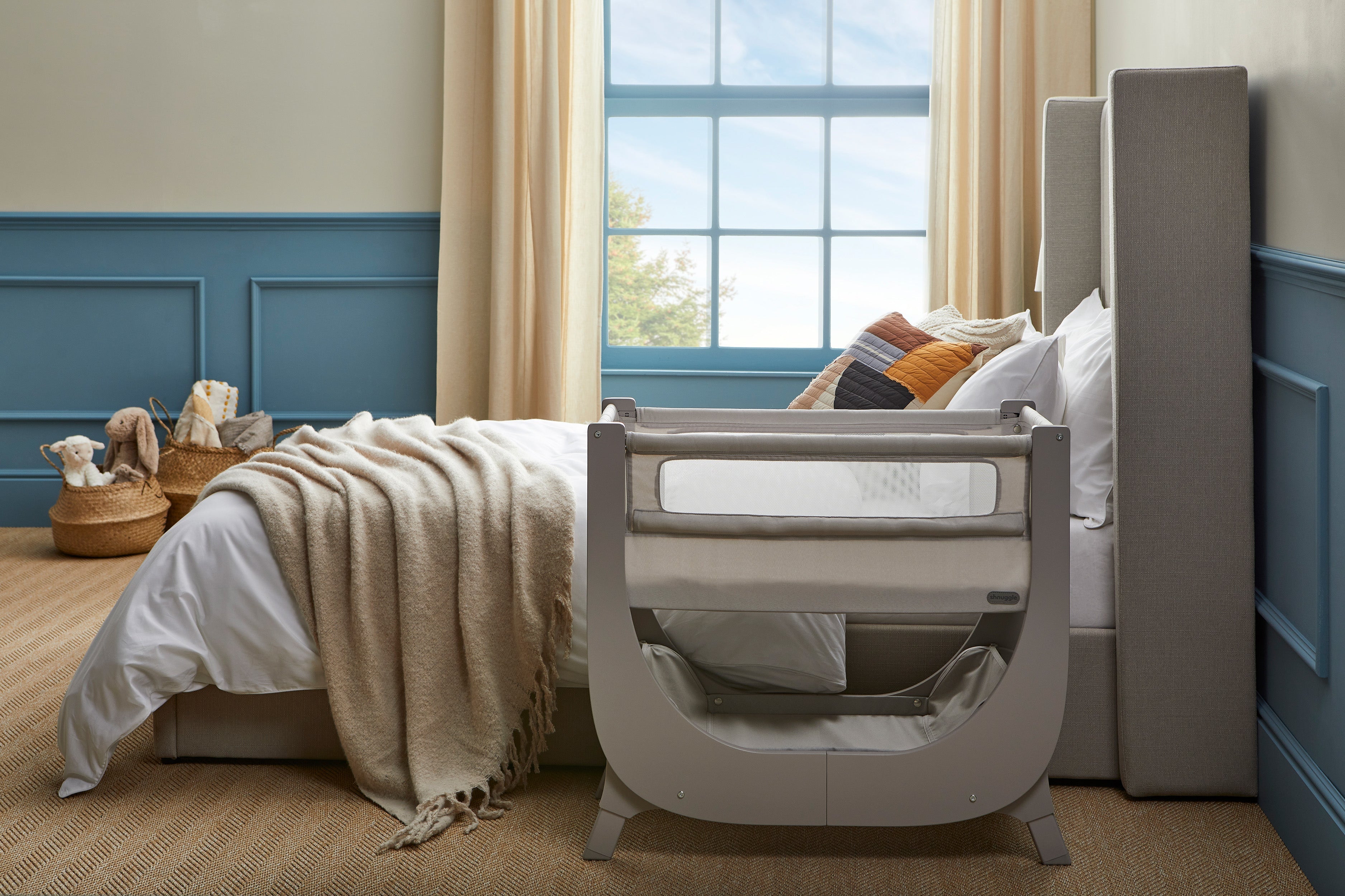 Shnuggle Air Lite Infant Crib- Bambi Baby
