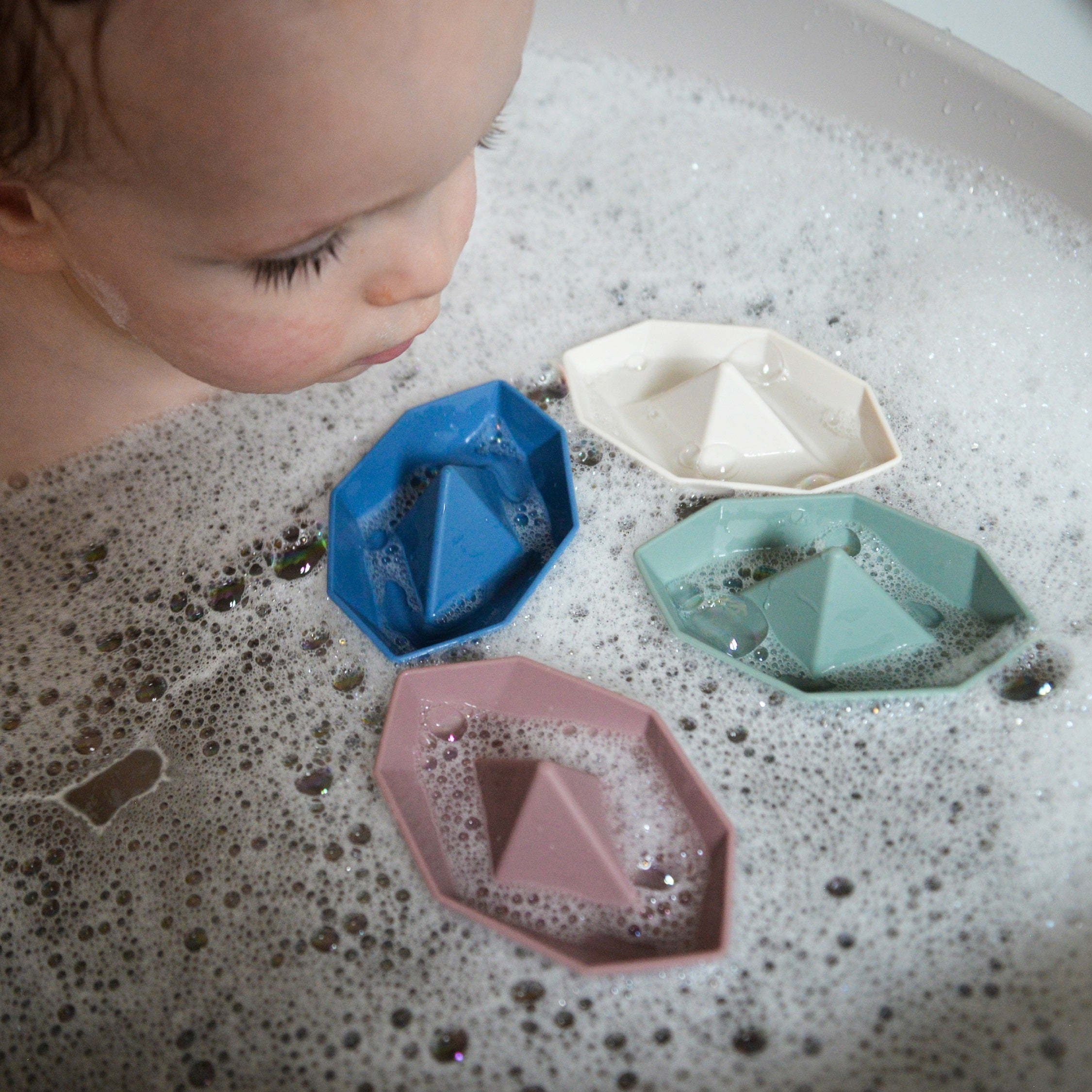 Shnuggle Stack and Sail Boats- Bambi Baby
