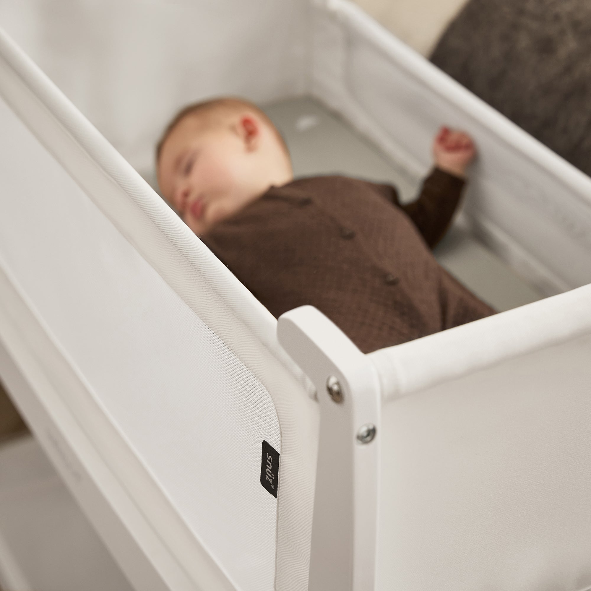 Snuz SnuzPod5 Bedside Bassinet - White- Bambi Baby
