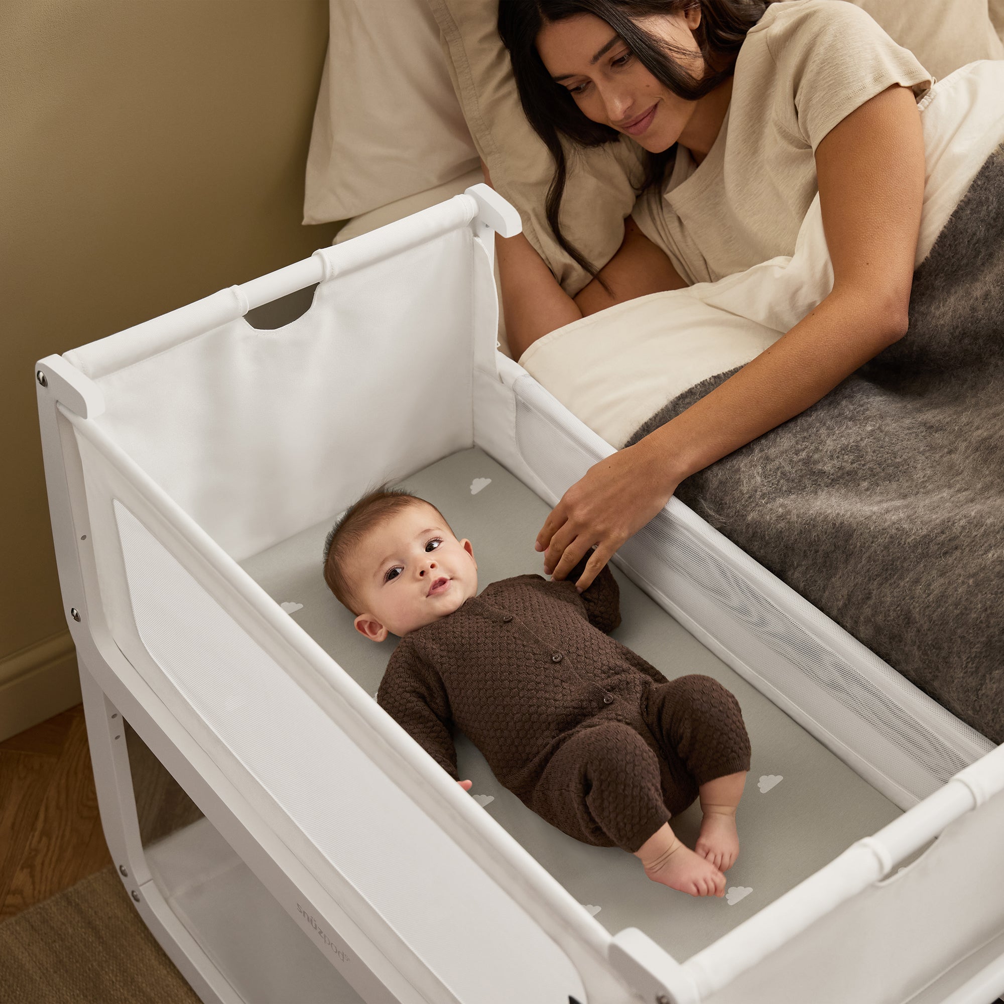 Snuz SnuzPod5 Bedside Bassinet - White- Bambi Baby