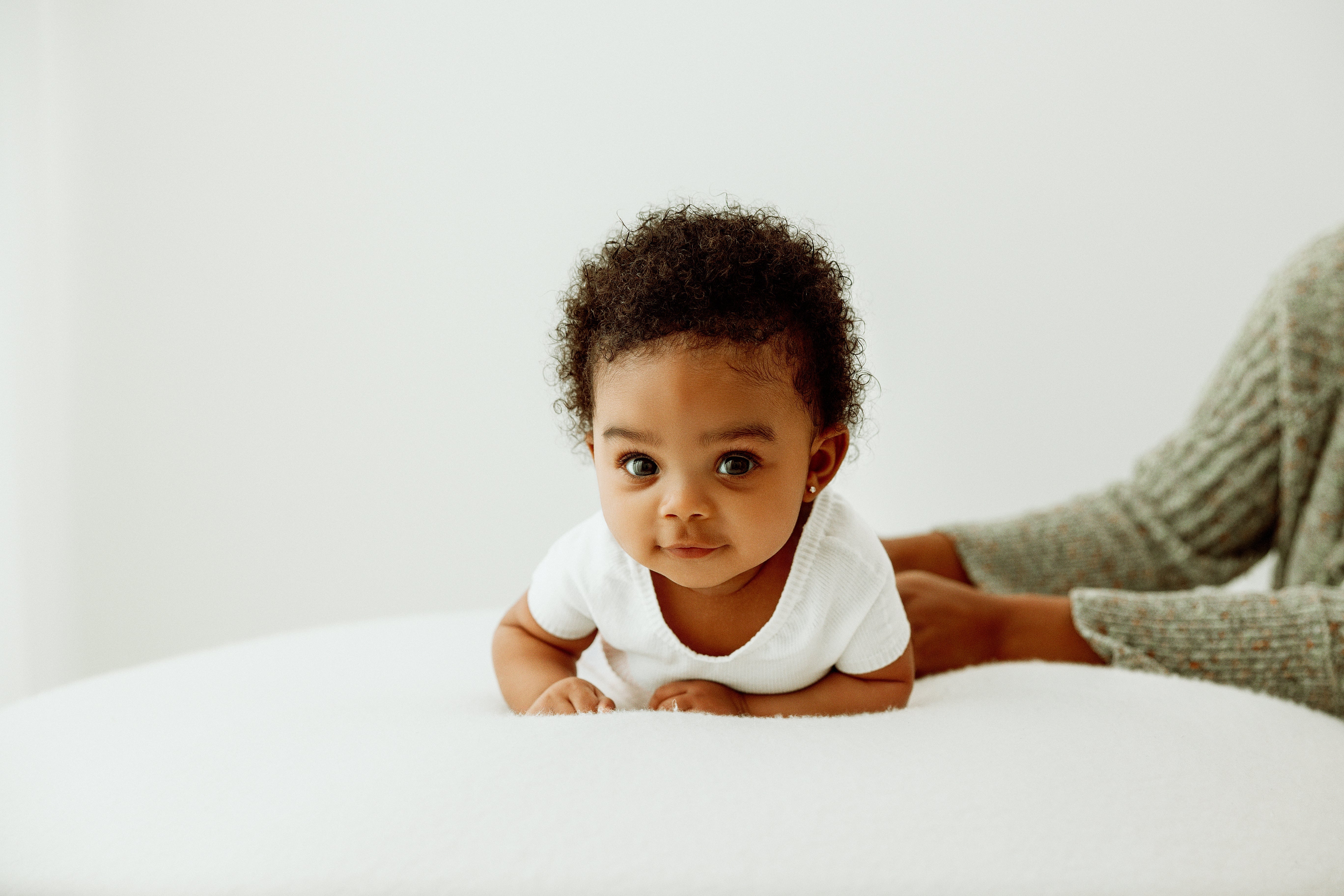 Swaddelini Grey Arms Out™ Short Sleeve Sleep Sack- Bambi Baby