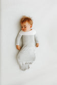 Saco de dormir de manga larga Swaddelini Grey Arms Out™ - Bambi Baby