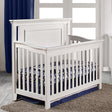 Conjunto de cuna de 2 piezas Fawn Baby Yosemite: cuna con superficie plana y mueble bajo en blanco vintage - Bambi Baby