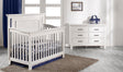 Conjunto de habitación infantil Fawn Baby Yosemite de 2 piezas: cuna con superficie plana y cómoda doble en blanco vintage - Bambi Baby