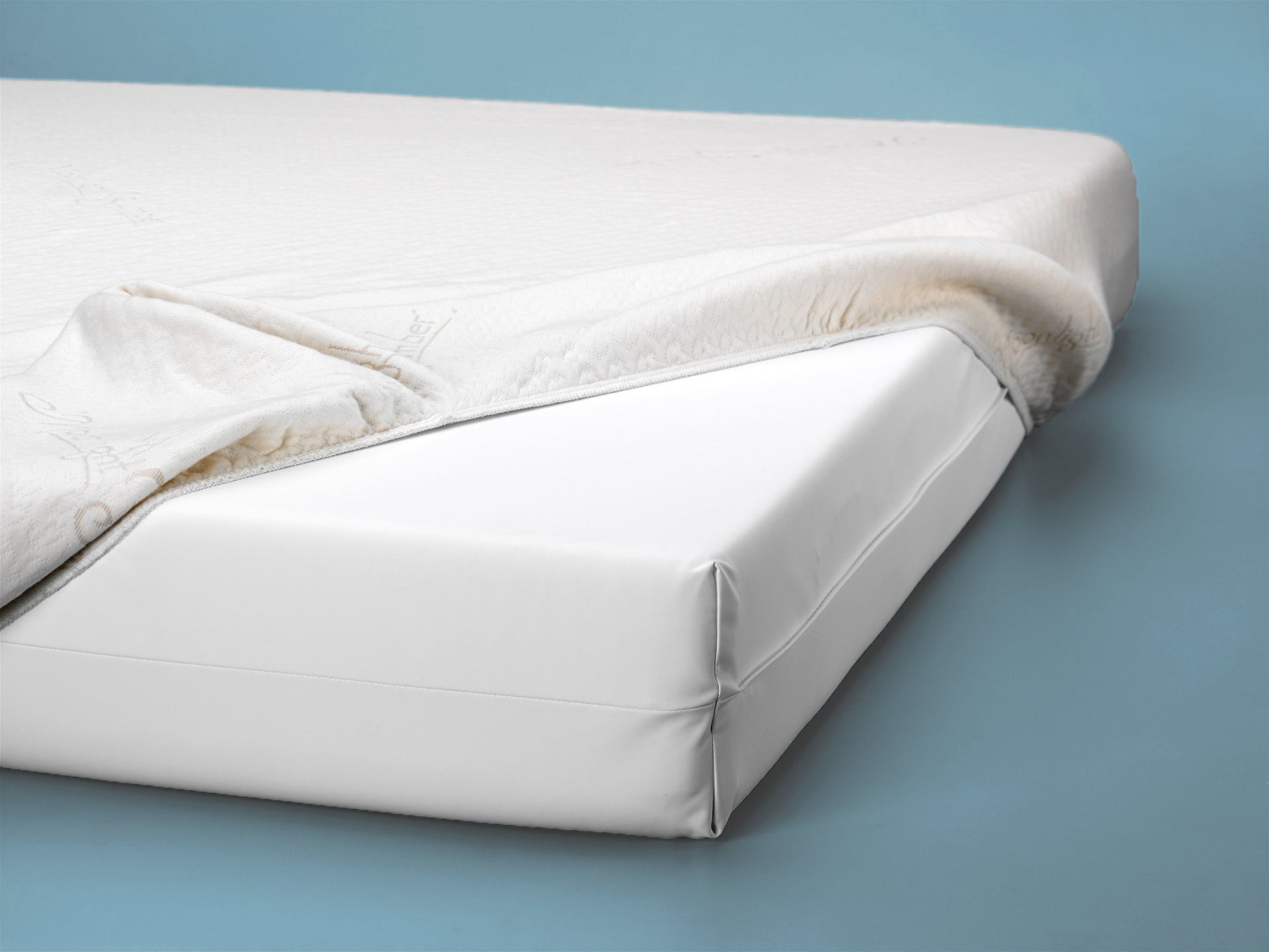 Moonlight Slumber Mini Crib Little Dreamer Mattress Cover- Bambi Baby