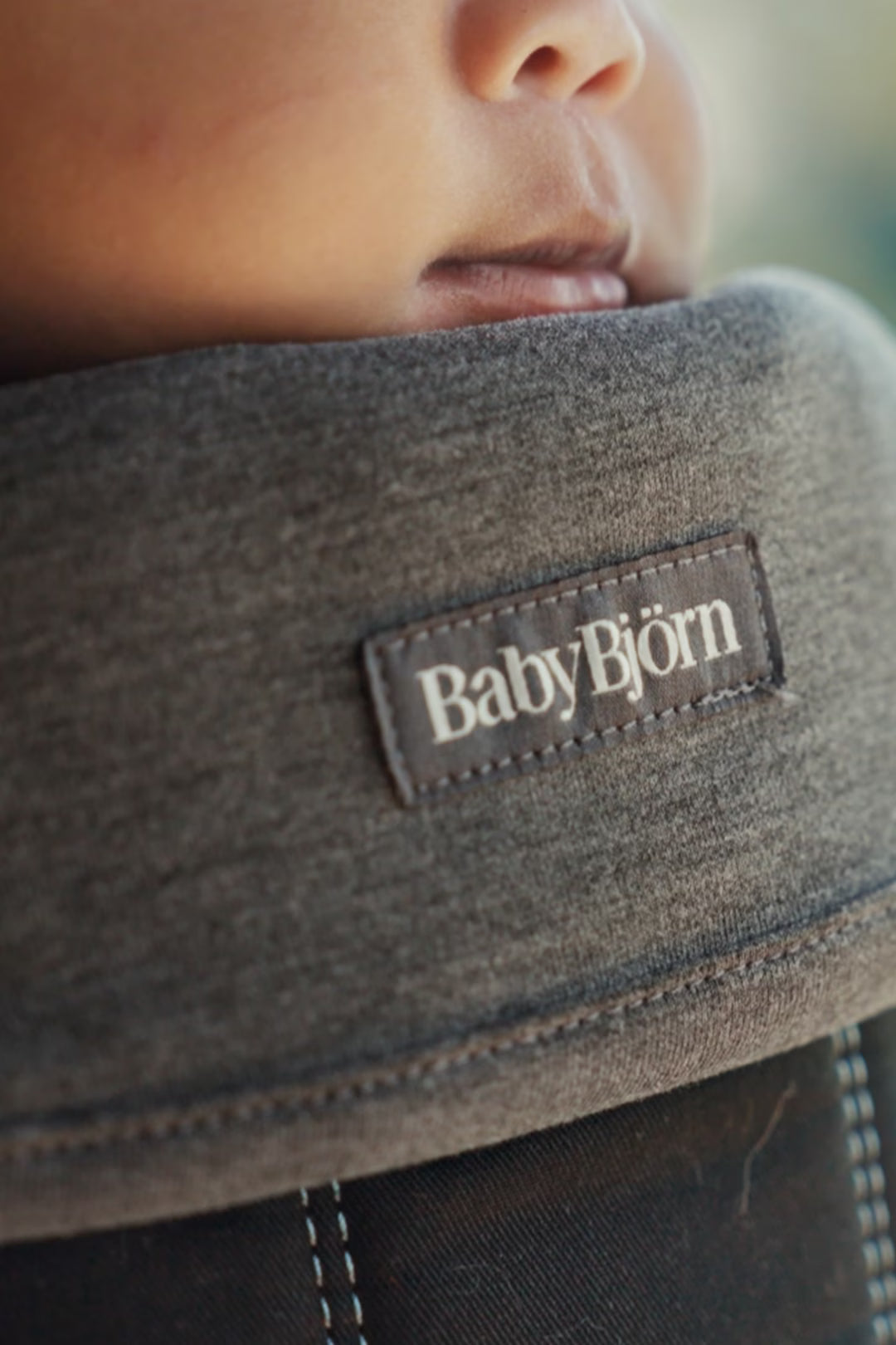 BabyBjorn Bib for Baby Carrier Mini & Free- Bambi Baby