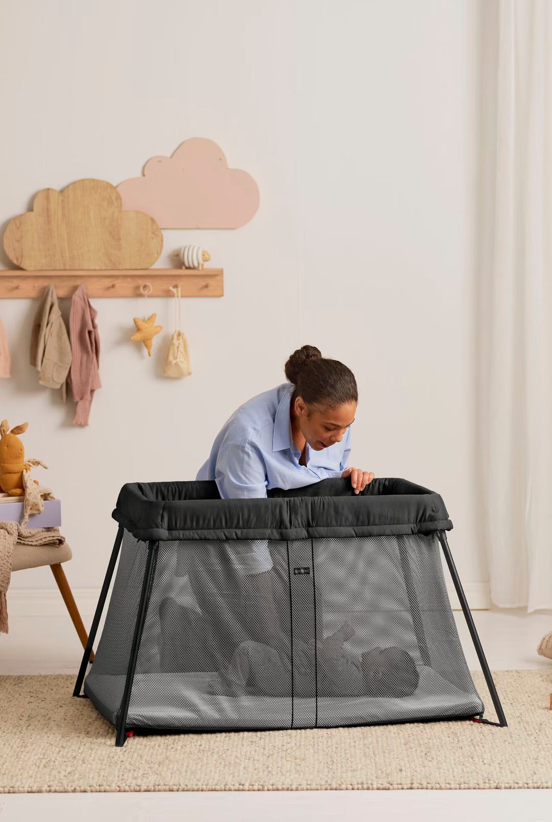 BabyBjorn Travel Crib Light & Fitted Sheet Bundle- Bambi Baby