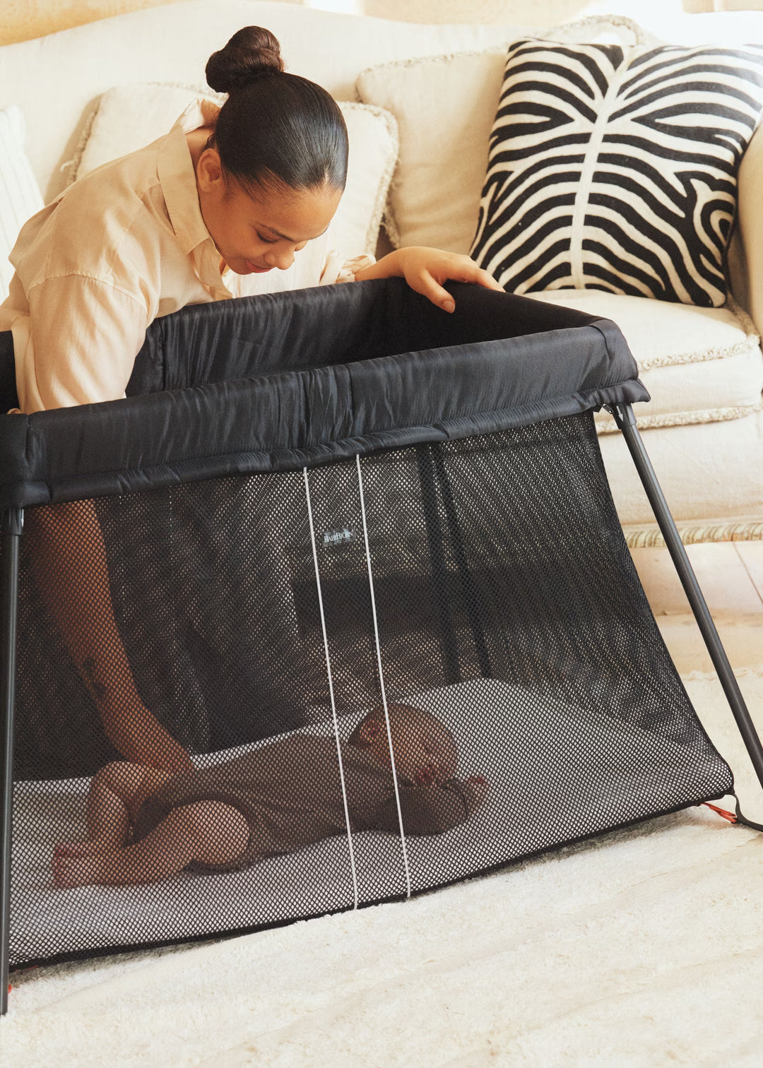 BabyBjorn Travel Crib Light & Fitted Sheet Bundle- Bambi Baby