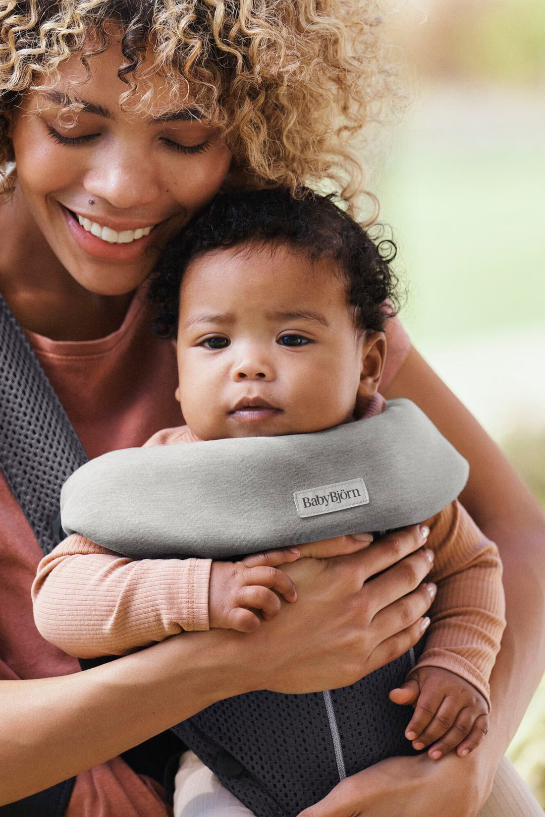 BabyBjorn Bib for Baby Carrier Mini & Free- Bambi Baby