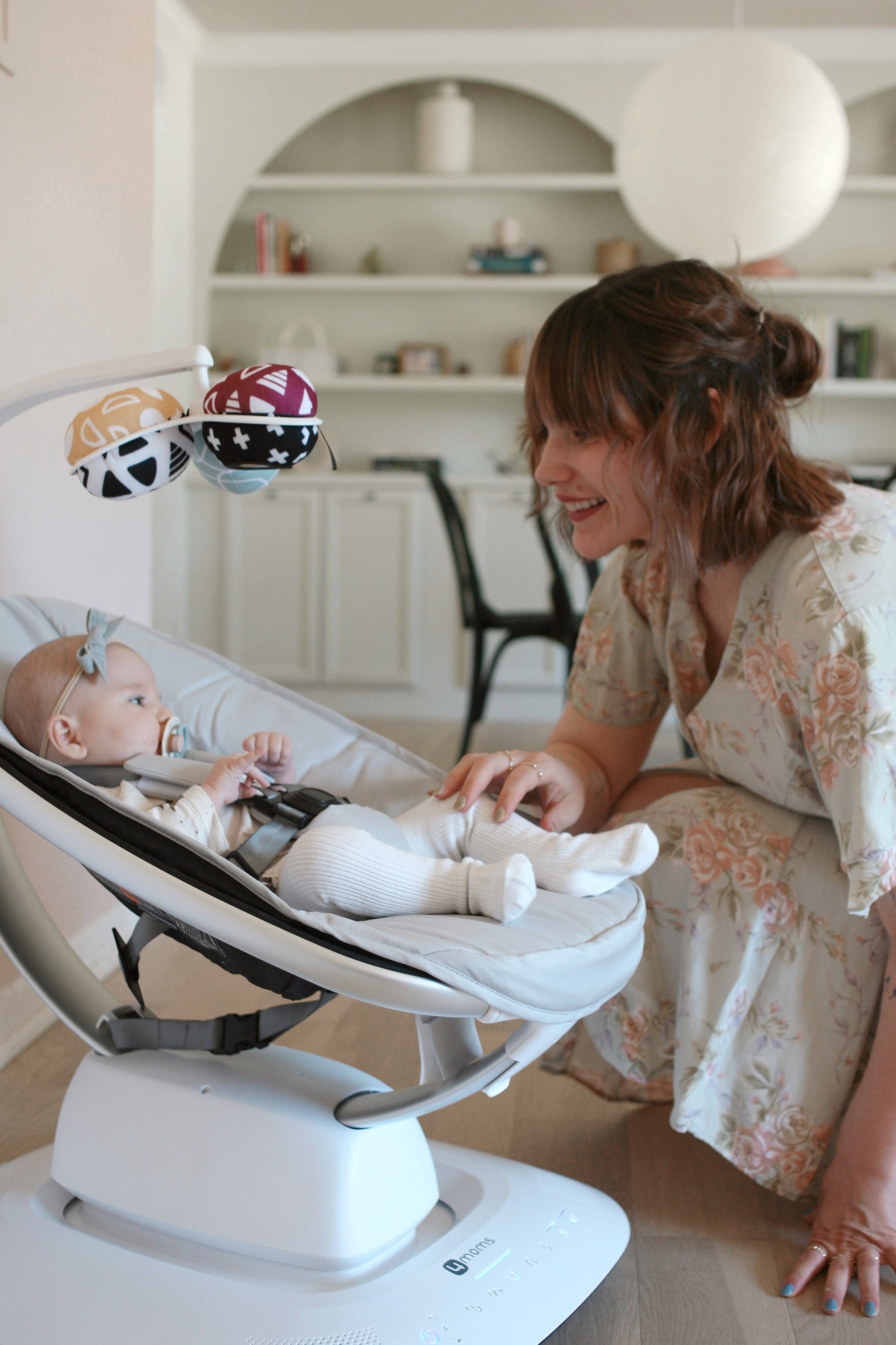 4moms MamaRoo Multi-Motion Baby Swing- Bambi Baby