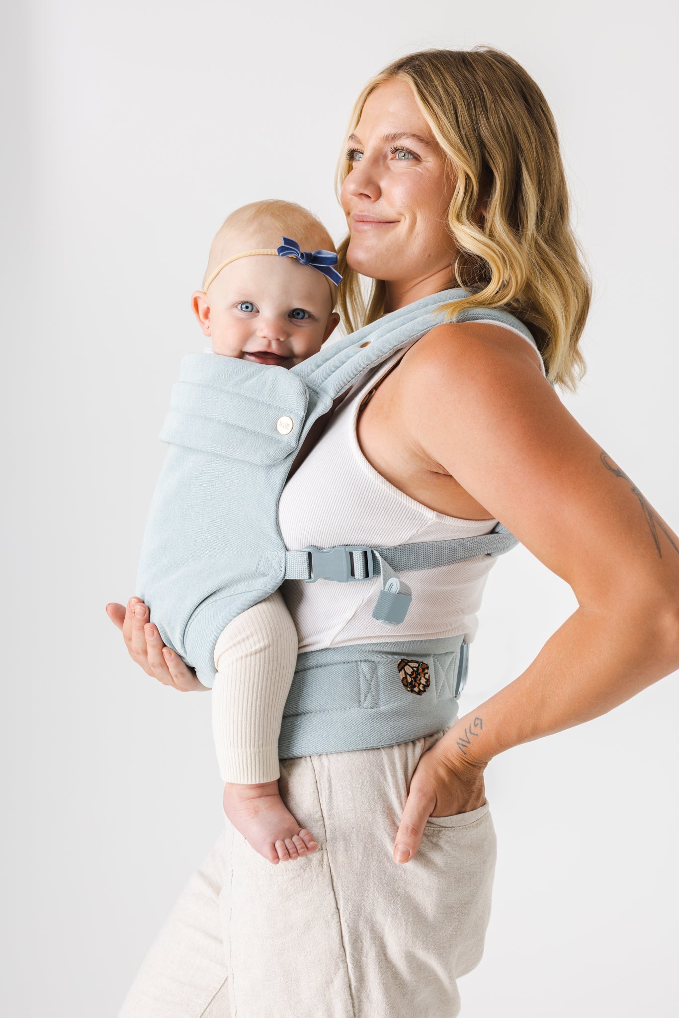 Mabē The Monarch Carrier - Dream Wash Denim- Bambi Baby