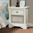 Mesa de cabeceira Stella Baby and Child Athena Collection em creme belga - Bambi Baby